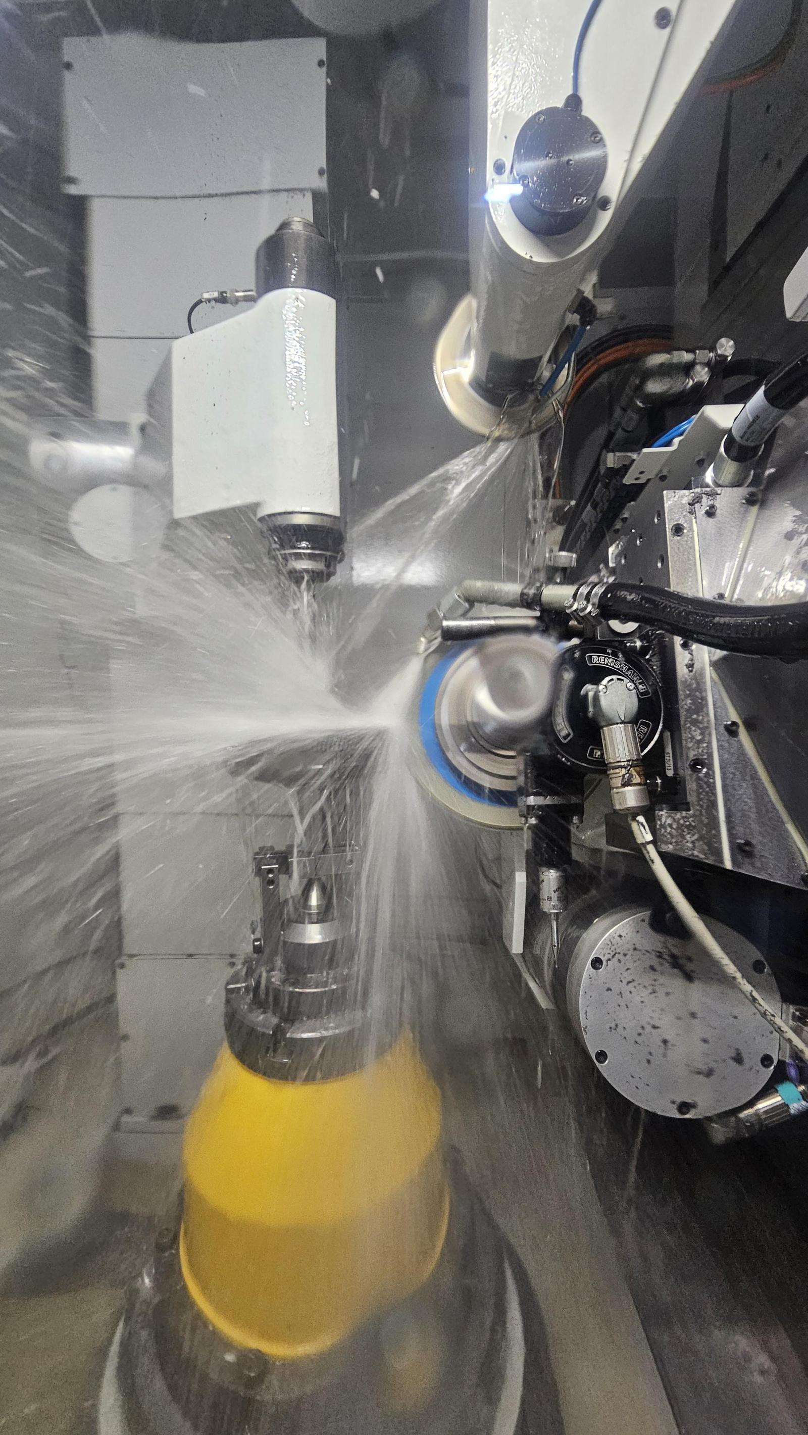 독일 KAPP NILES사 ZE 400 CNC 기어 연삭기의 공정 사진