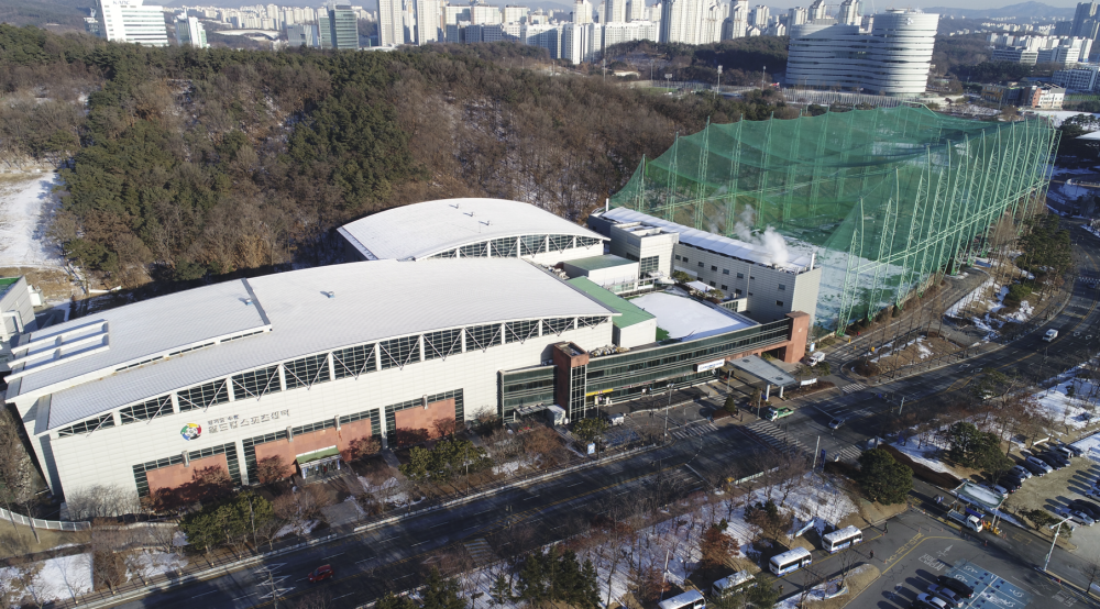 스포츠아일랜드가 운영 중인 수원월드컵스포츠센터 전경