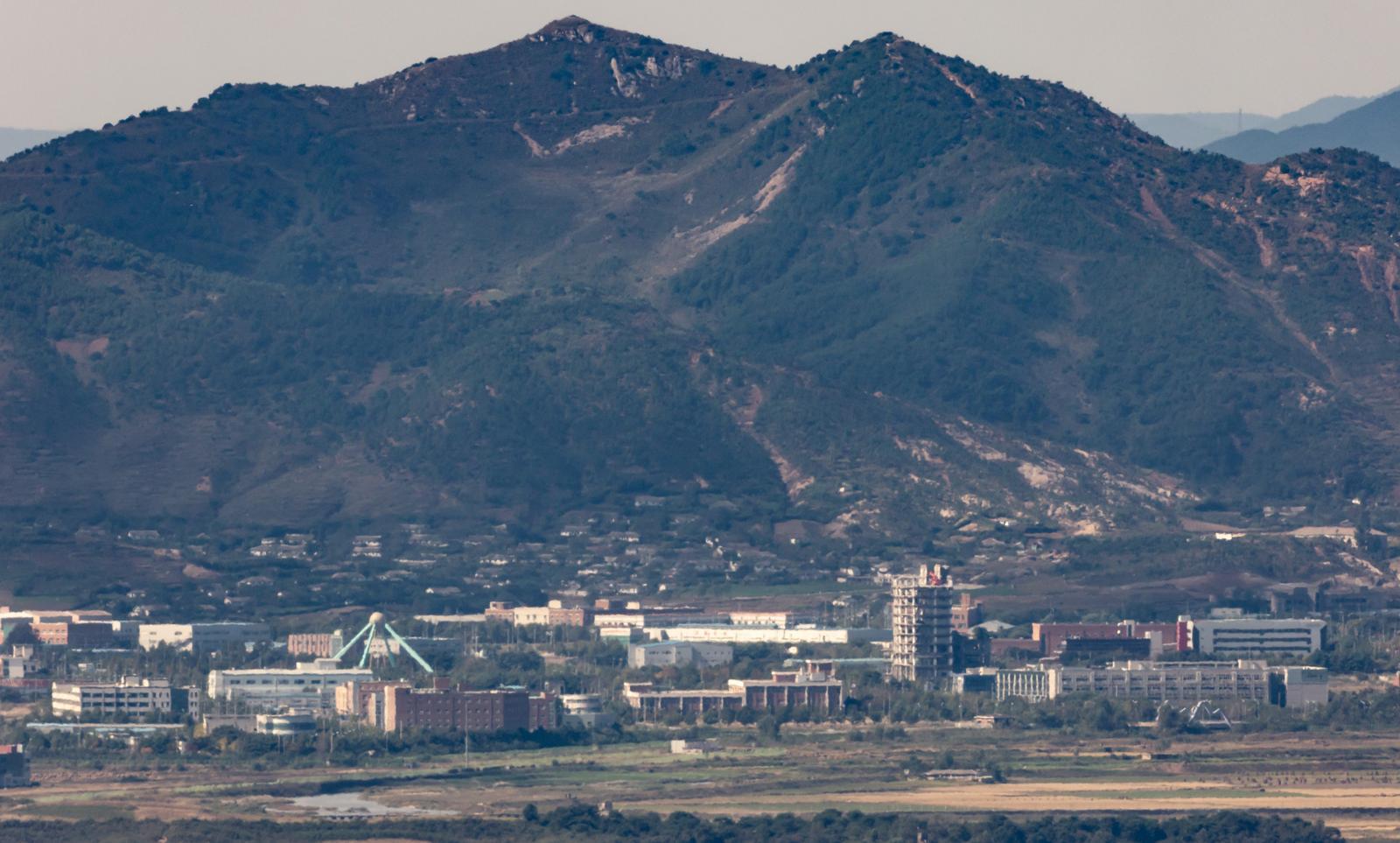지난해 10월 경기 파주시 접경지역에서 바라본 개성공단의 모습. 뉴시스