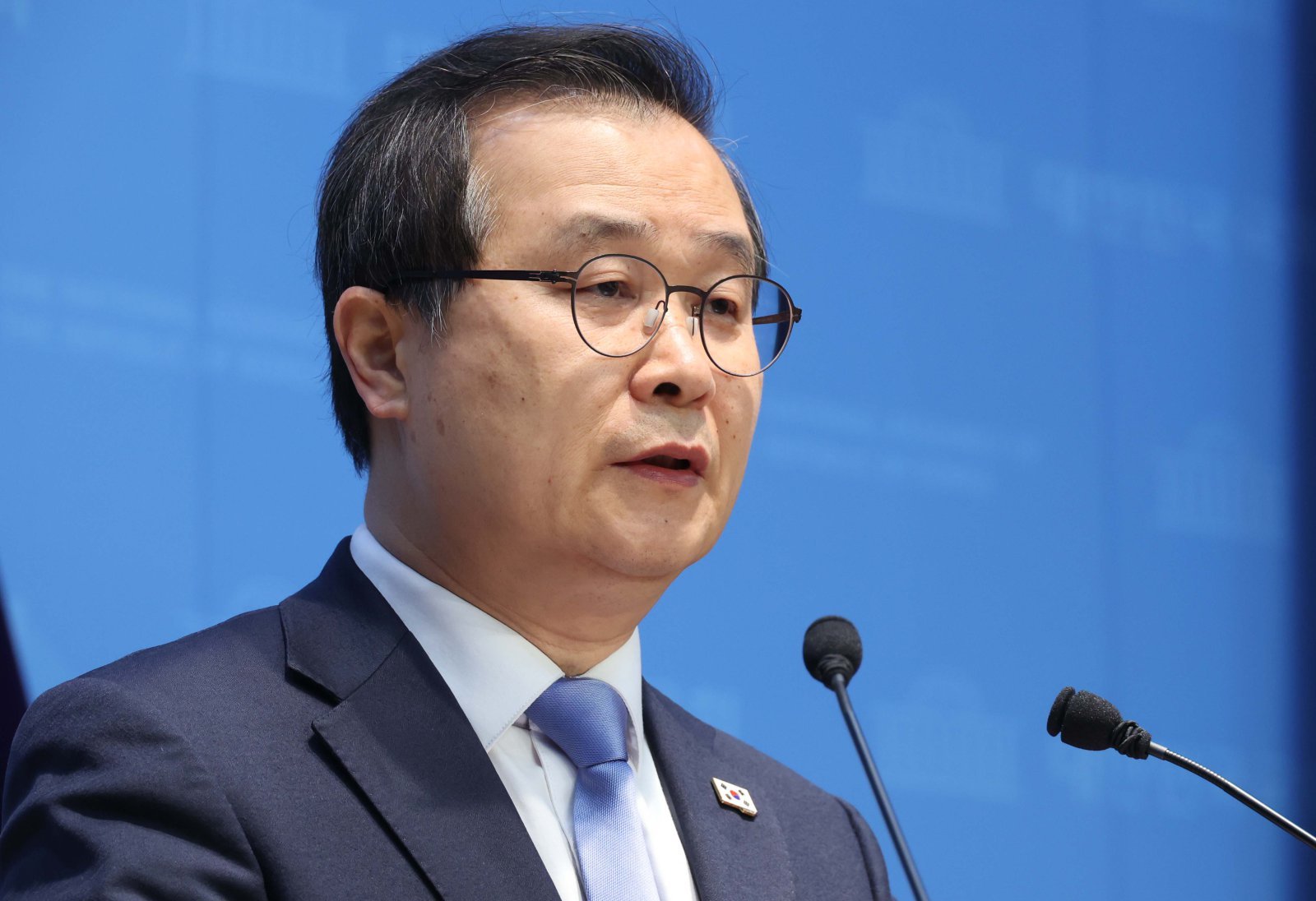 이건태 더불어민주당 의원이 8일 오전 서울 여의도 국회 소통관에서 열린 2차특검 추천관련 기자회견에서 발언을 하고 있다. 이 의원은 정청래 대표에게 특검 논란에 대한 감찰을, 이성윤 최고위원에게는 사퇴를 요구했다.2026.02.08 뉴시스