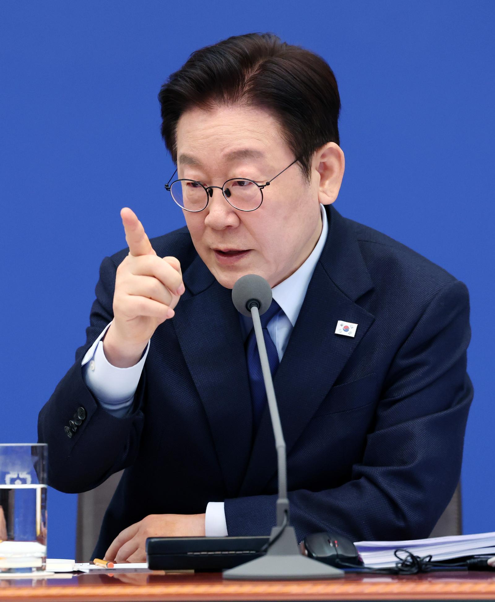 이재명 대통령이 10일 청와대에서 열린 국무회의에서 발언하고 있다. 청와대사진기자단