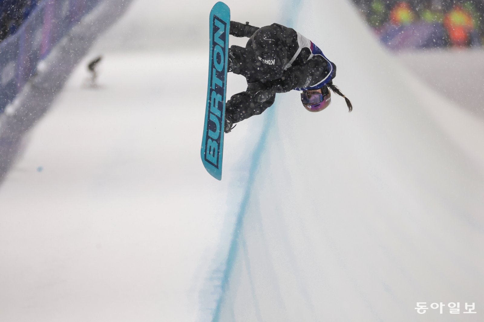 3차 하지만 마지막 3차 시기에서 다섯 가지 점프를 모두 다른 도입과 그랩으로 성공시키며 대역전 드라마를 썼다. 리비뇨=전영한 기자 scoopjyh@donga.com