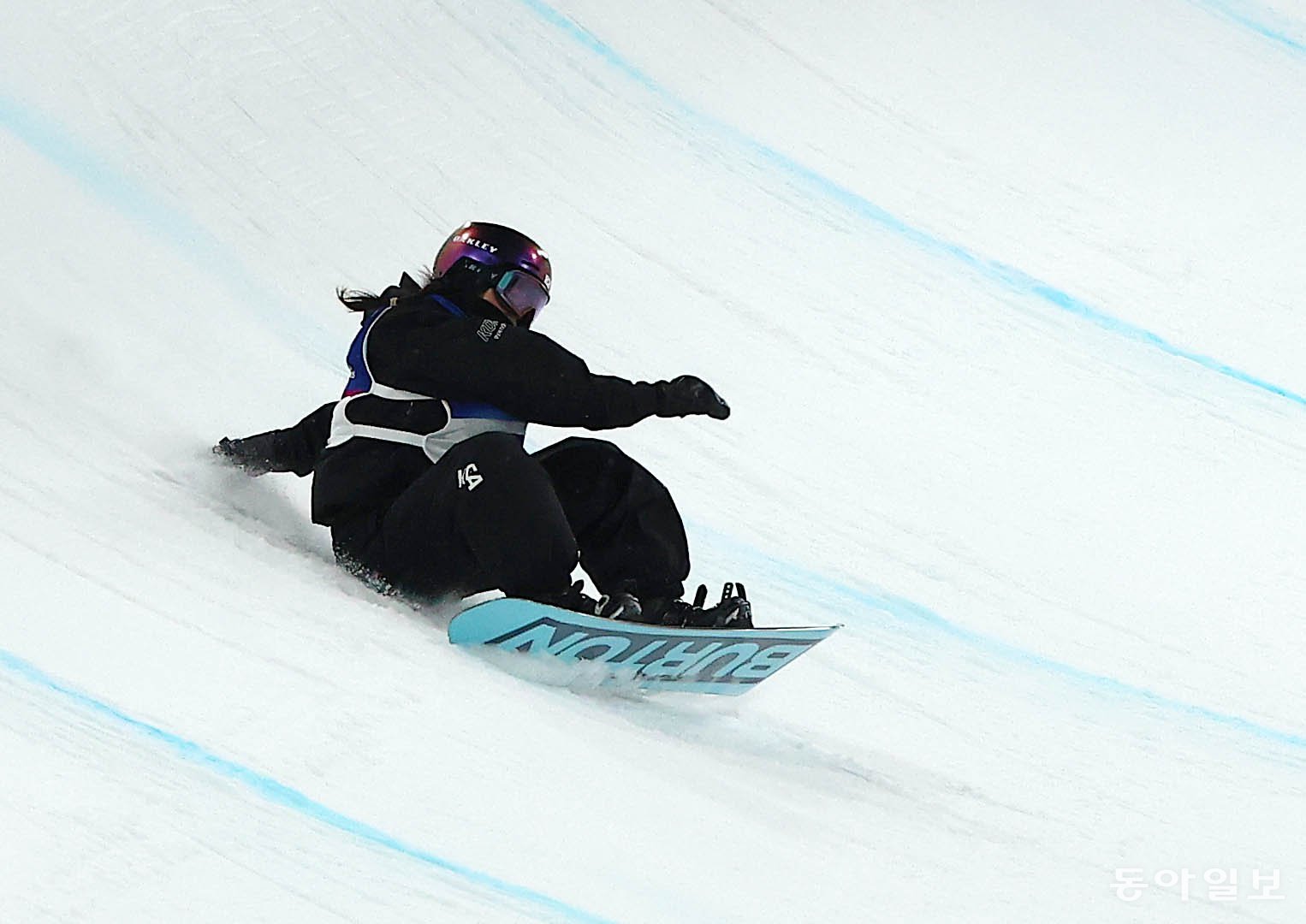 2차 최가온은 2차 시기에서는 첫 점프인 스위치 백사이드 900 랜딩에 실패했다. 리비뇨=전영한 기자 scoopjyh@donga.com
