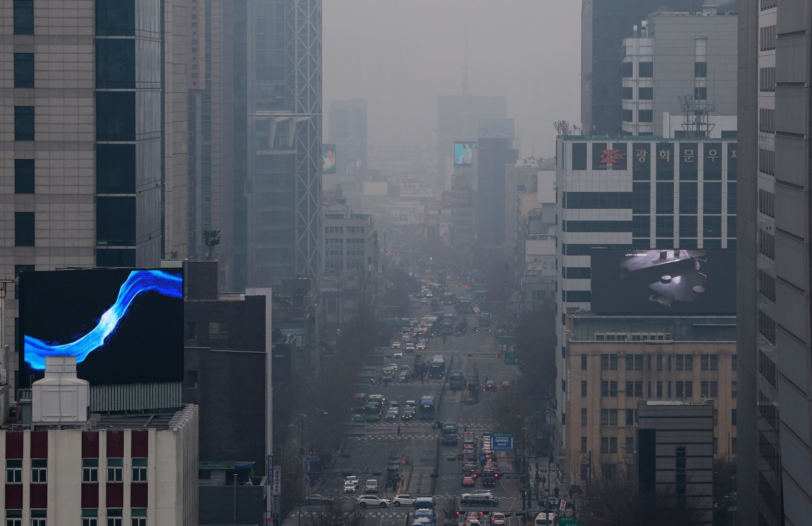 서울과 수도권의 초미세먼지가 나쁨을 보인 11일 오전 서울 시내가 뿌옇게 보이고 있다. 2026.02.11 [서울=뉴시스]