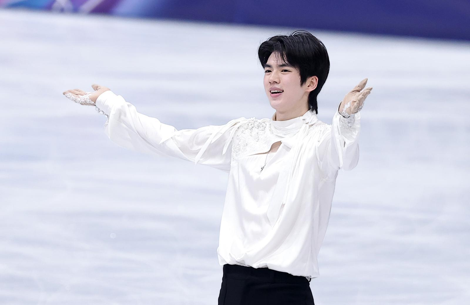 피겨 차준환이 13일(현지시간) 이탈리아 밀라노 아이스 스케이팅 아레나에서 열린 2026 밀라노·코르티나담페초 동계올림픽 피겨 스케이팅 남자 싱글 프리 스케이팅에서 연기를 마친 후 관중석을 향해 인사하고 있다. 2026.2.14 ⓒ 뉴스1 김성진 기자