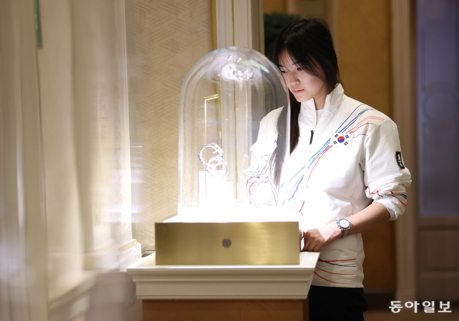 한국 선수 첫 금메달 최가온, 오메가 밀라노 에디션 시계 받아…“이 순간 오래 기억하겠다”