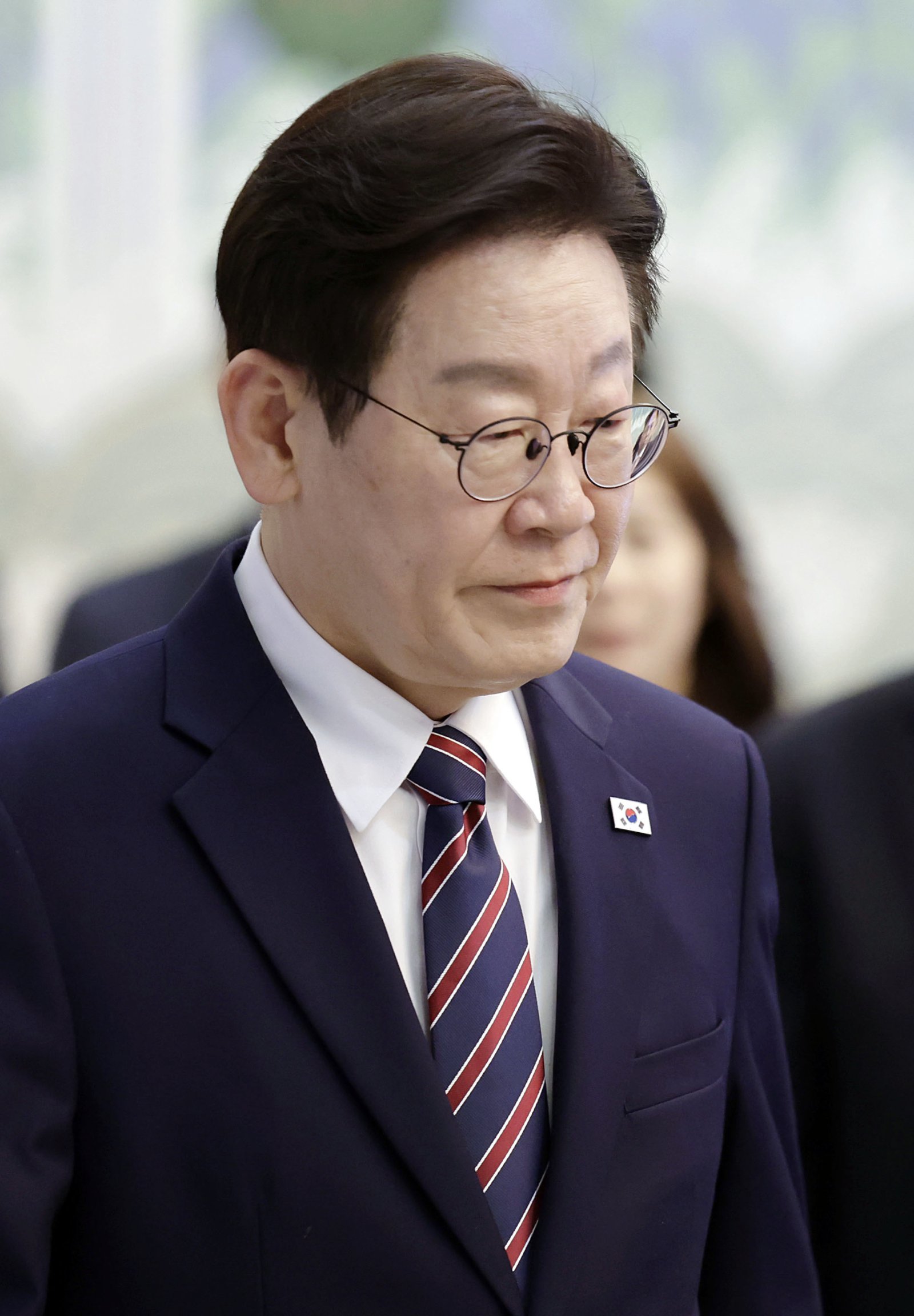 이재명 대통령이 12일 청와대에서 열린 수석보좌관회의에 입장하고 있다. 2026.02.12. 뉴시스