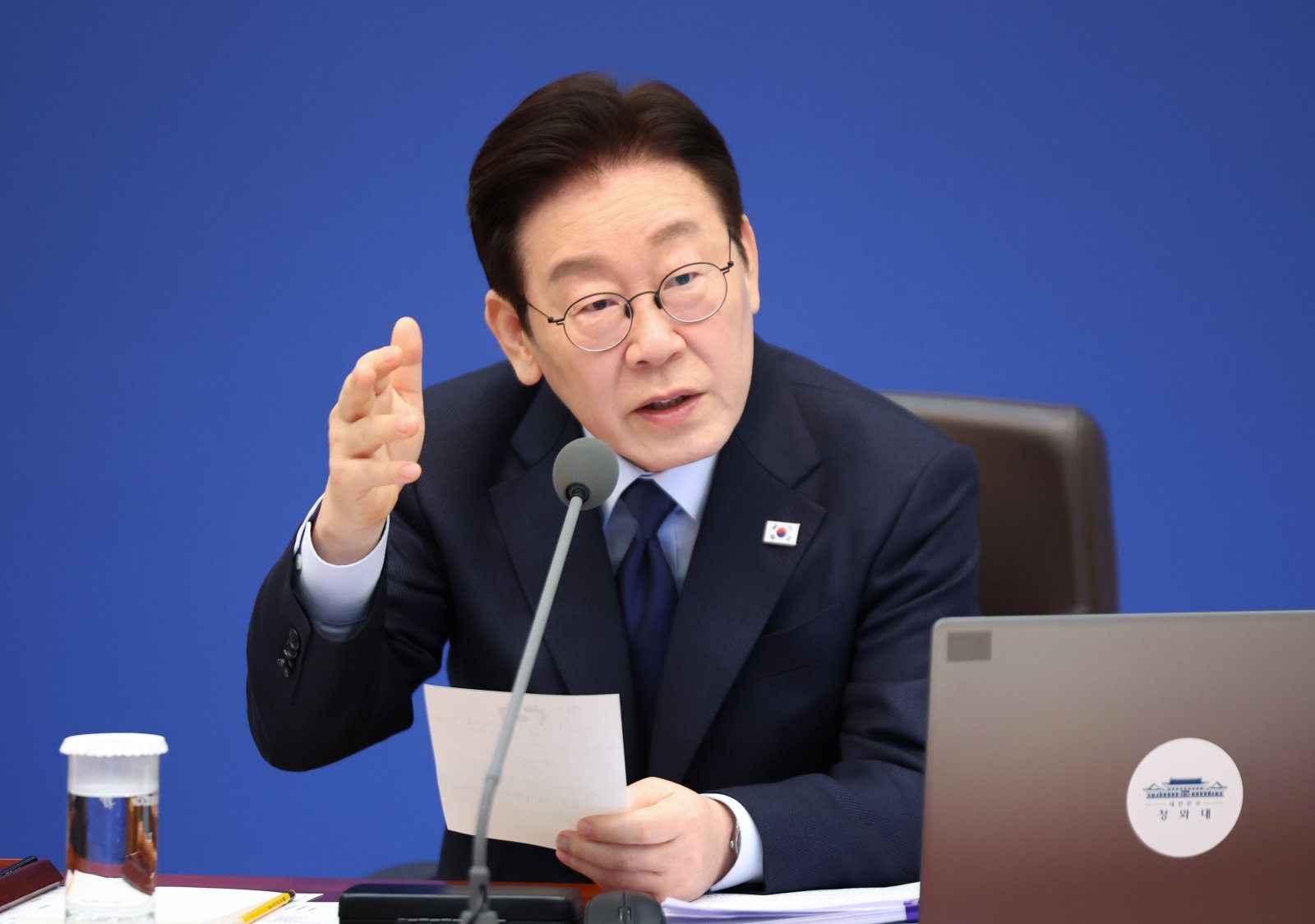 이재명 대통령이 10일 청와대에서 열린 국무회의에서 발언하고 있다. 청와대통신사진기자단