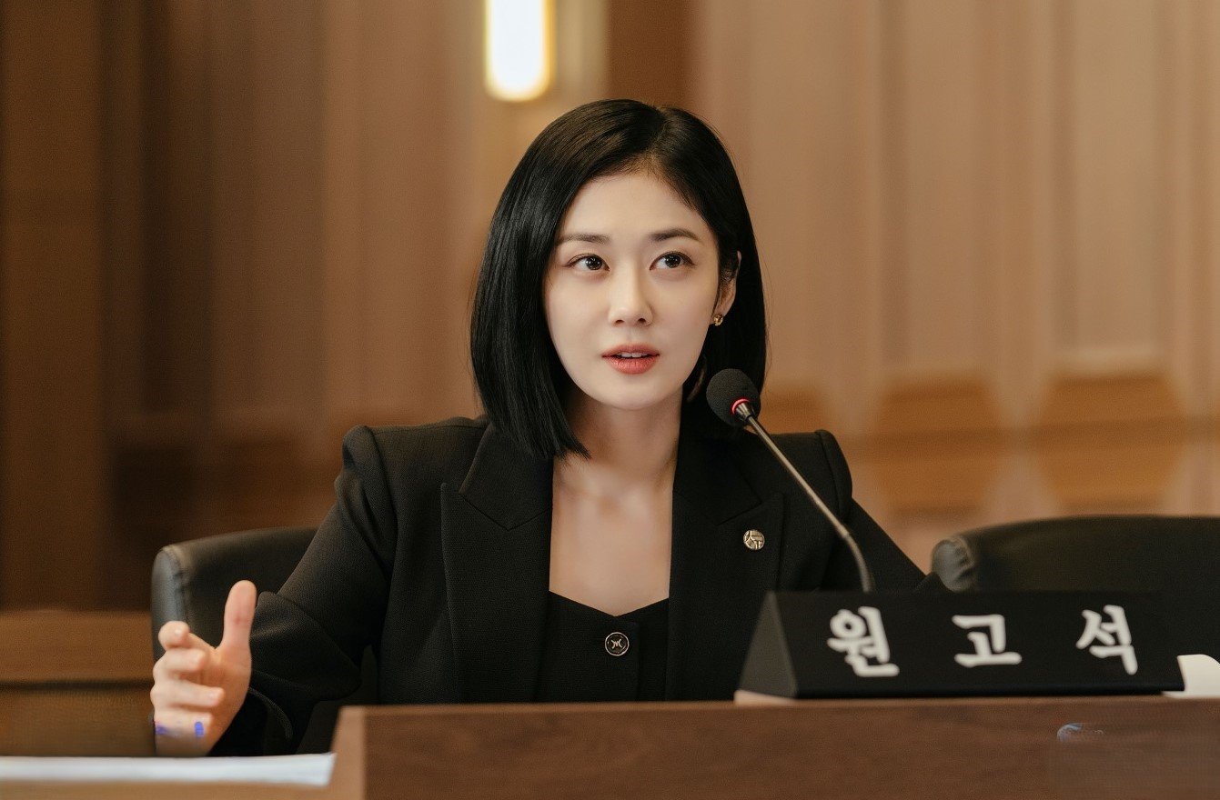 드라마 ‘굿 파트너’의 유명 이혼전문변호사 차은경(장나라). ‘굿 파트너’는 최유나 변호사가 출산과 육아로 너무나 버거웠을 때 ‘살기 위해’ 쓴 글에서 탄생했다.                   SBS 제공