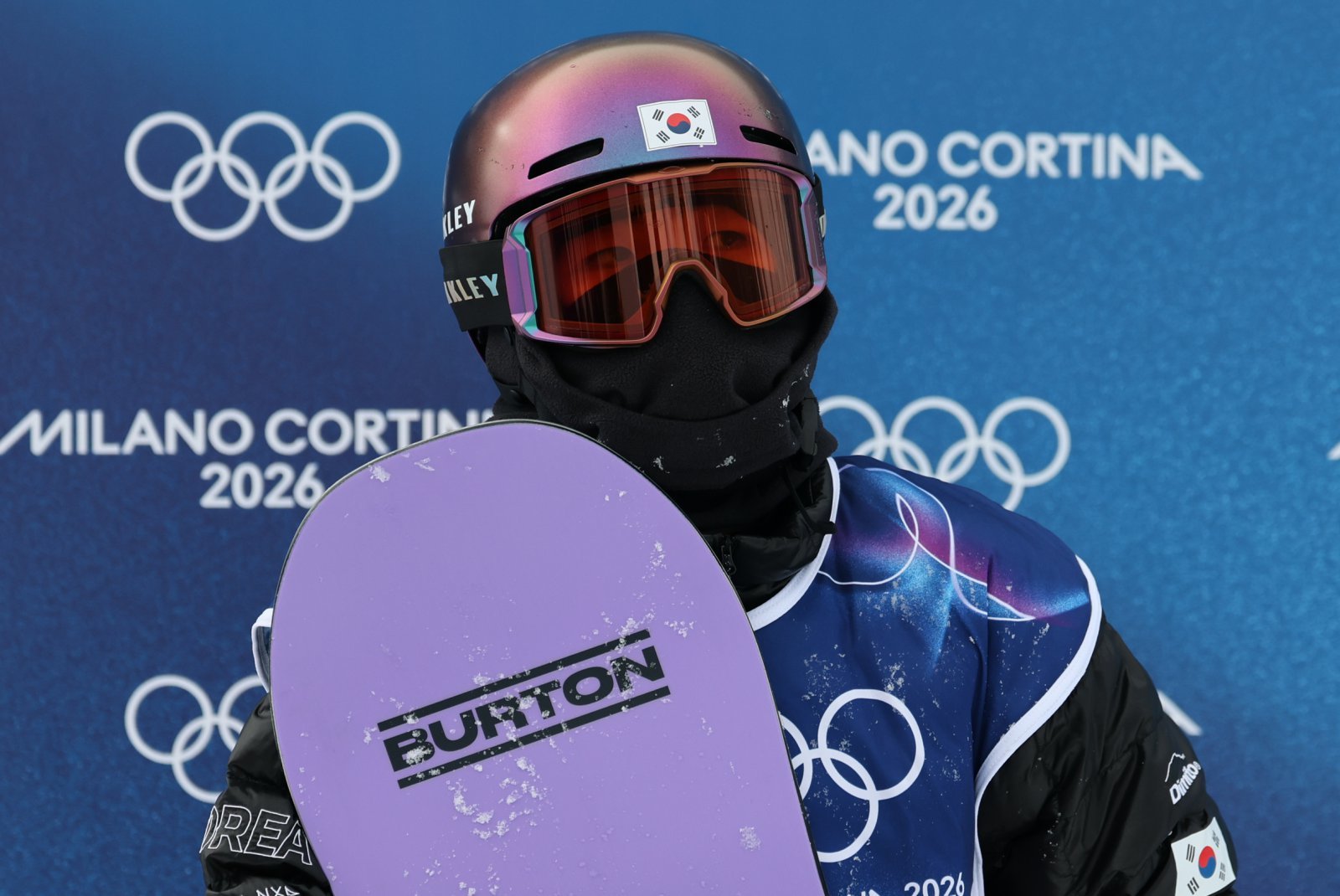 스노보더 유승은이 18일(현지시간) 이탈리아 리비뇨 스노파크에서 열린 2026 밀라노·코르티나담페초 동계올림픽 스노보드 여자 슬로프스타일 결선에 출전해 2차 시기 경기를 마치고 있다. 2026.2.18. 뉴스1