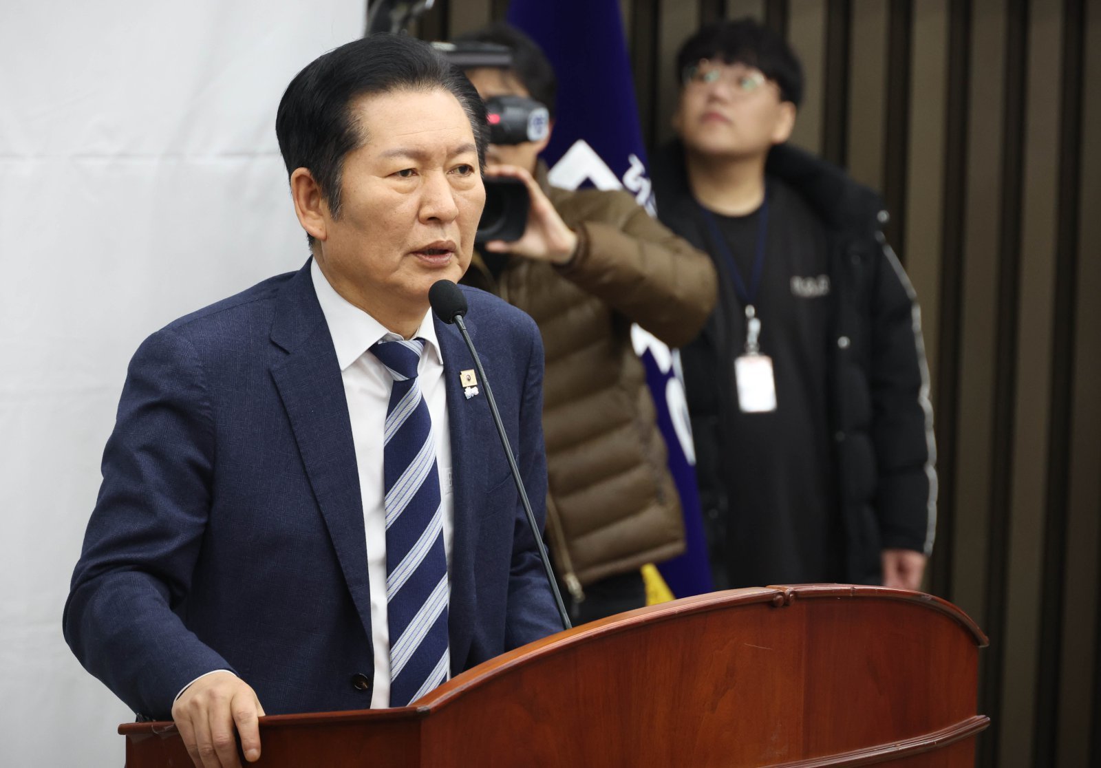 정청래 더불어민주당 대표가 12일 오후 서울 여의도 국회에서 열린 의원총회에서 발언을 하고 있다. 2026.02.12 뉴시스