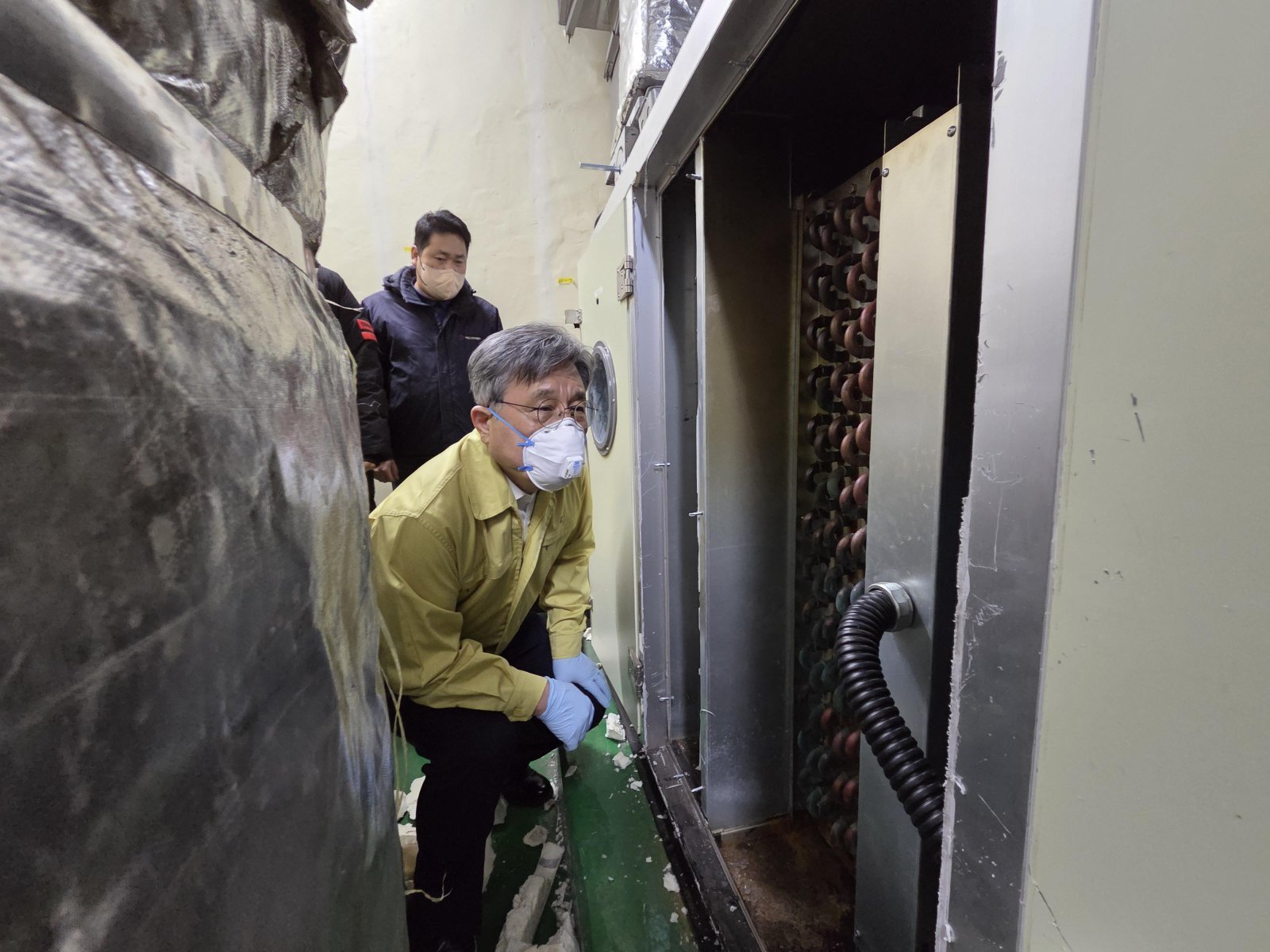 허민 국가유산청장이 23일 오전 서울 종로구 국립고궁박물관 화재 현장을 방문해 피해 점검을 하고 있다. 2026.01.23 국가유산청 제공