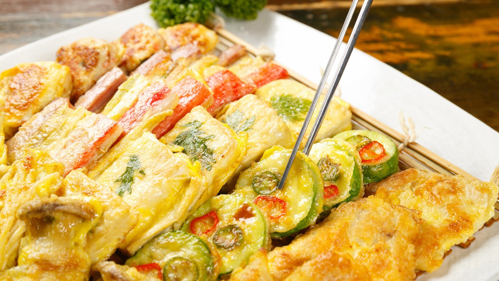 뉴욕타임스가 한국의 ‘전’을 Pancake(팬케이크) 대신 Jeon(전)이라고 그대로 표기했다. 한식 위상 강화로 영미권에서 우리말 이름 그대로를 사용하는 고유명사 표기 확산하고 있다. 사진=게티이미지뱅크