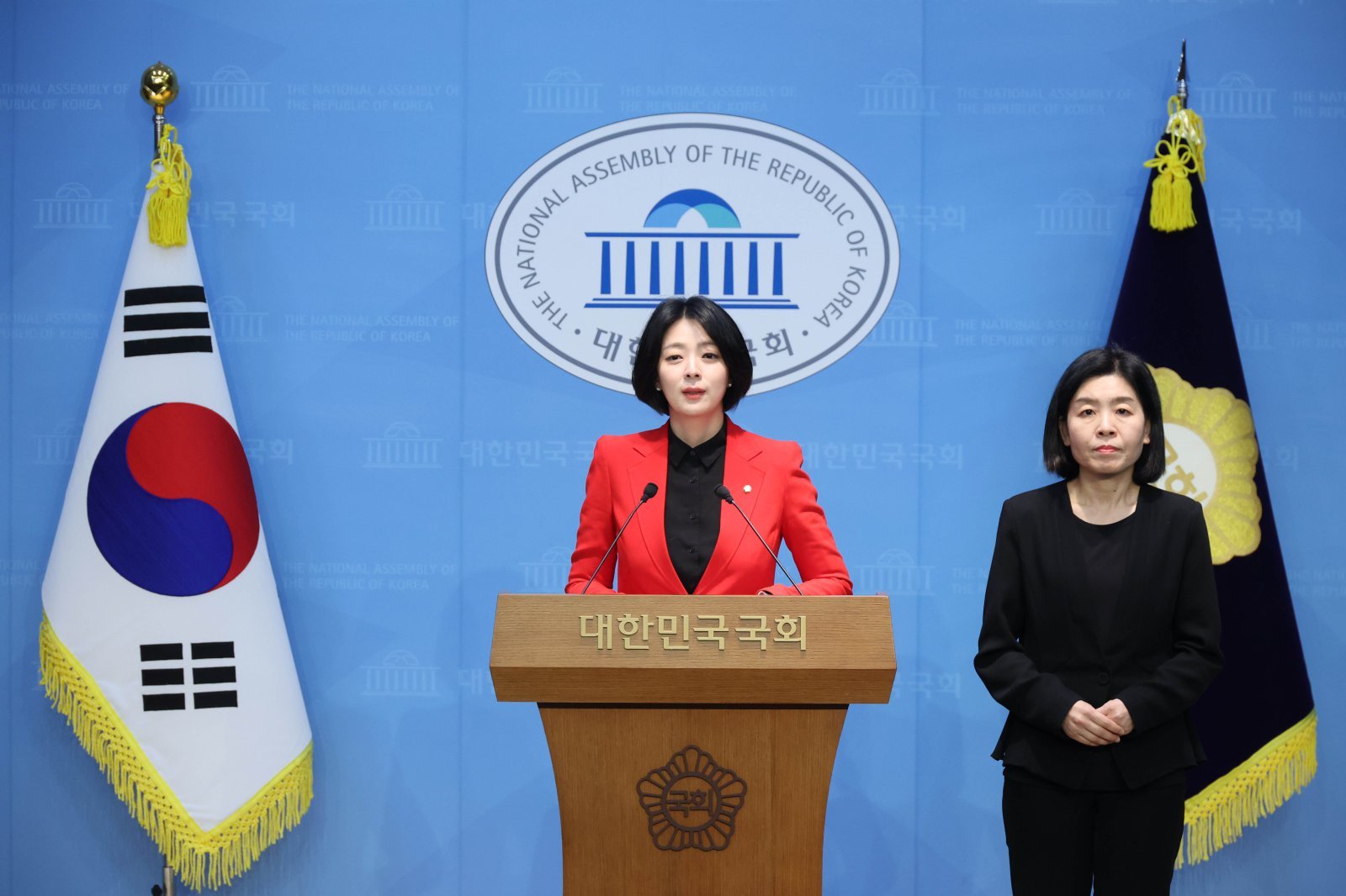 배현진 국민의힘 의원이 13일 오후 서울 여의도 국회 소통관에서 기자회견을 열고, 자신에 대한 국힘 윤리위의 ‘당원권 정지 1년’에 대해 입장 발표를 하고 있다. 2026.02.13 뉴시스