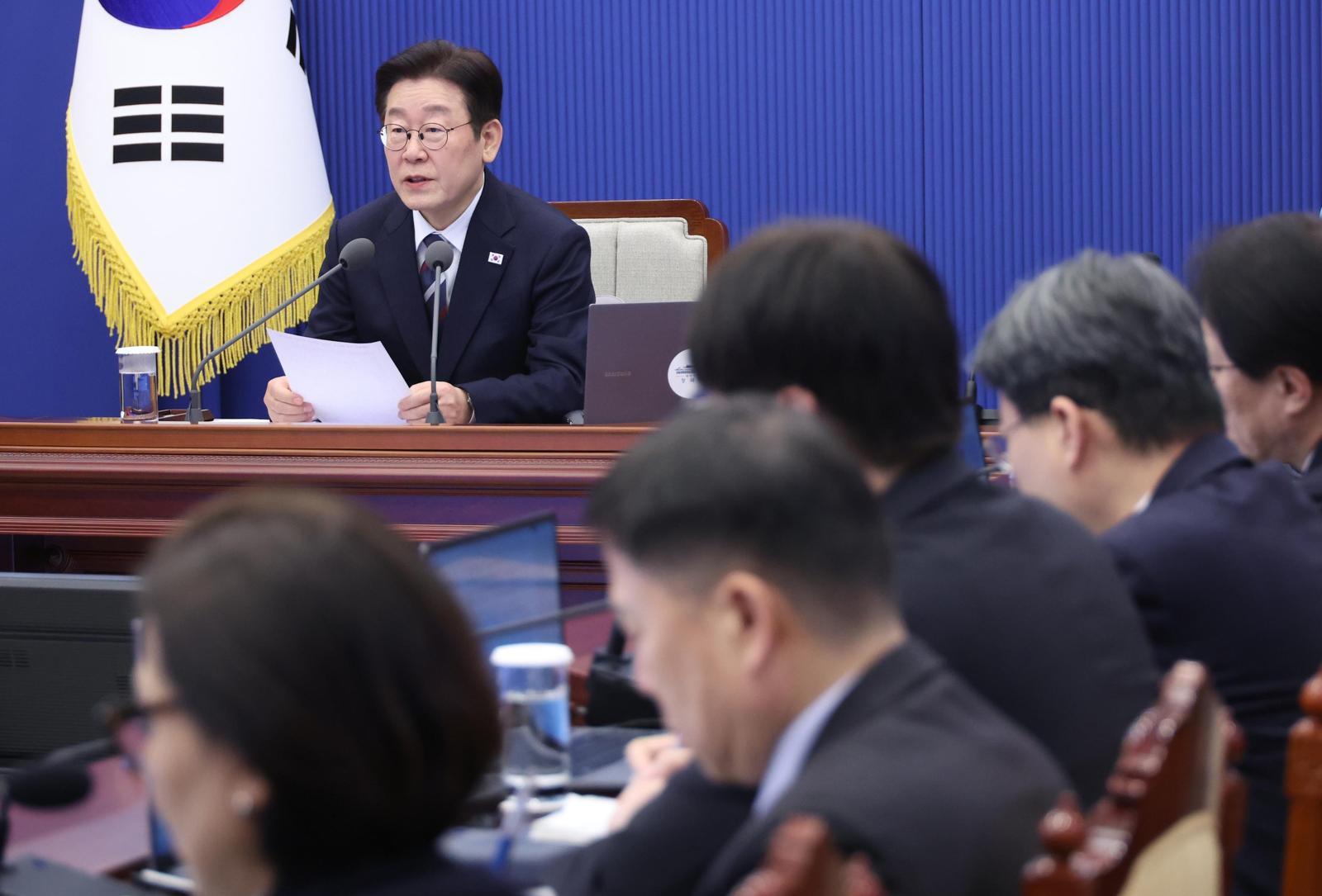 이재명 대통령이 19일 청와대에서 열린 수석보좌관회의에서 발언하고 있다. 2026.02.19. 뉴시스