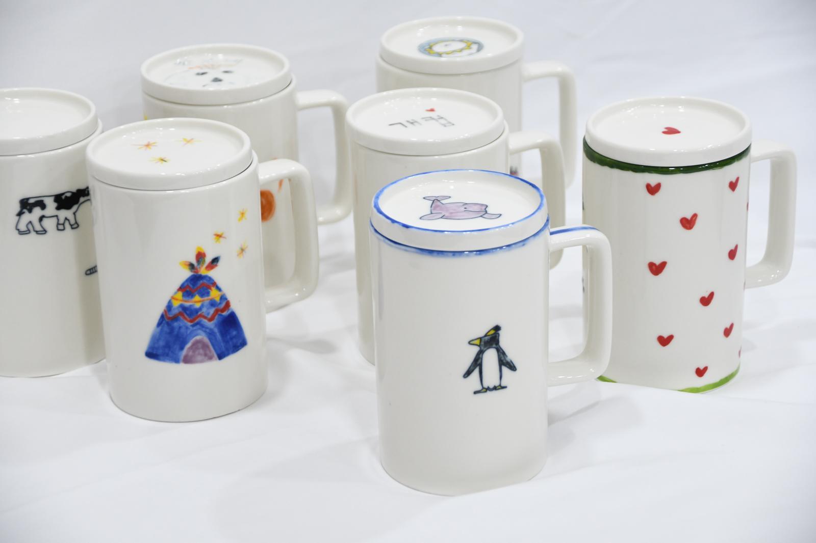 신규 입사자들이 제작한 도자기 컵. 삼표그룹