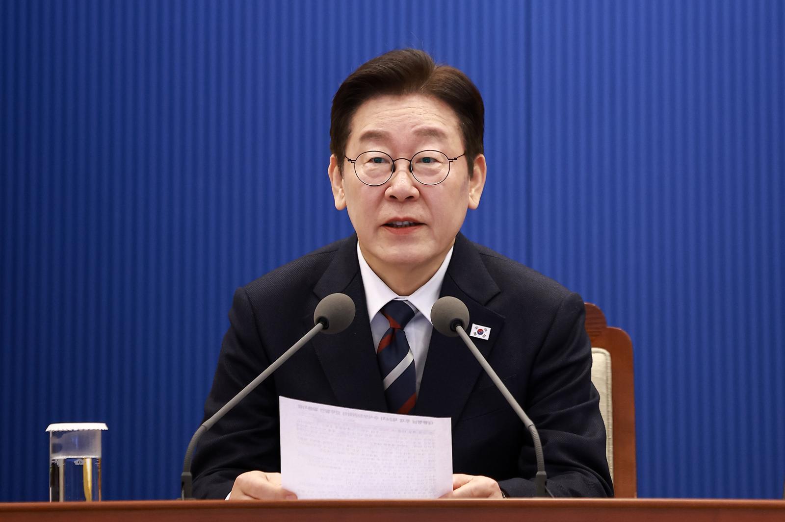 이재명 대통령이 19일 오후 서울 청와대 여민관에서 열린 수석보좌관회의에서 모두발언을 하고 있다. 2026.2.19 청와대사진기자단.