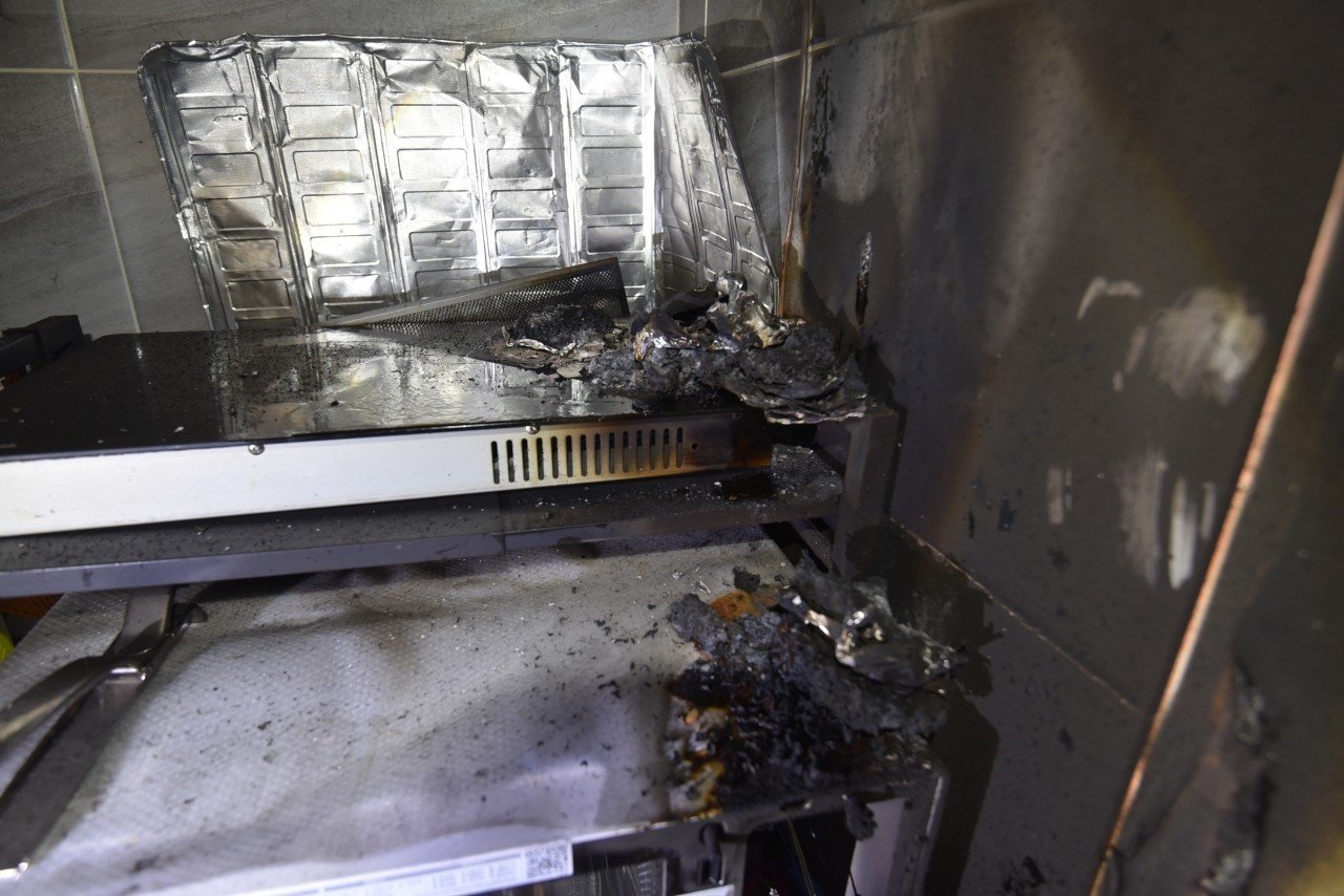 그을린 전기레인지(대전소방본부 제공) /뉴스1