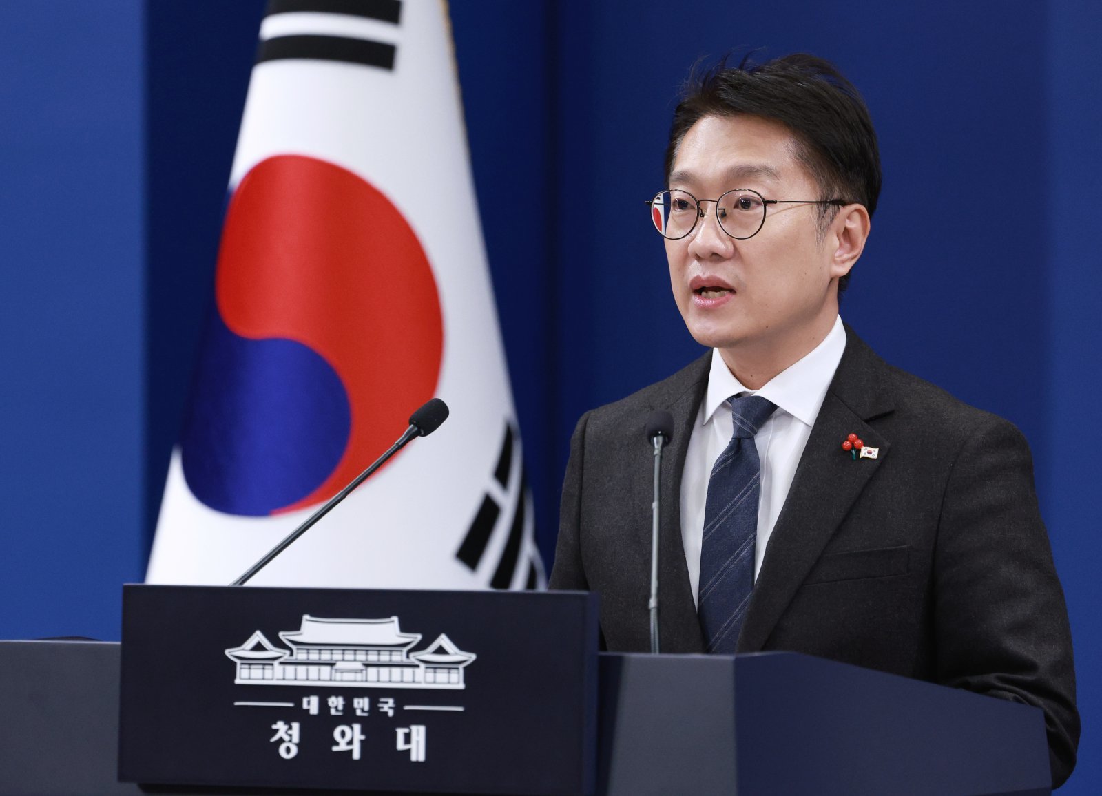 김남준 대변인이 24일 청와대 춘추관에서 희귀질환 환우·가족 현장소통 관련 브리핑을 하고 있다. 2025.12.24. [서울=뉴시스]