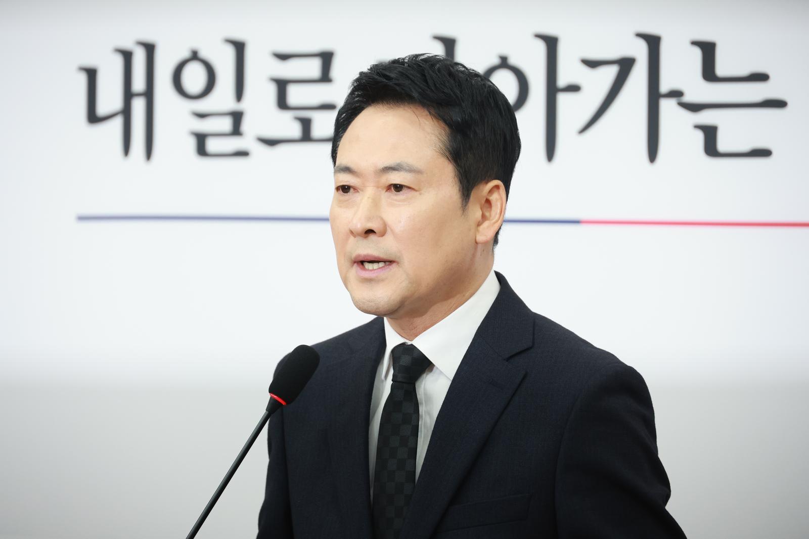 국힘 내부 ‘장동혁 사퇴론’ 부글부글…오세훈 독자 행보 시사도