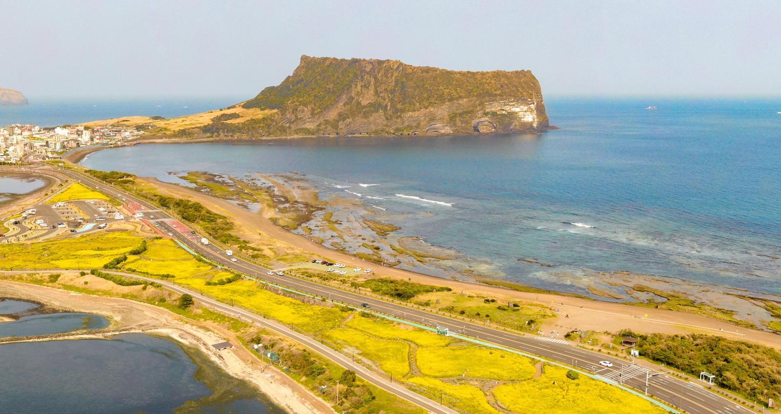 해변-카페에 밀린 제주 세계자연유산