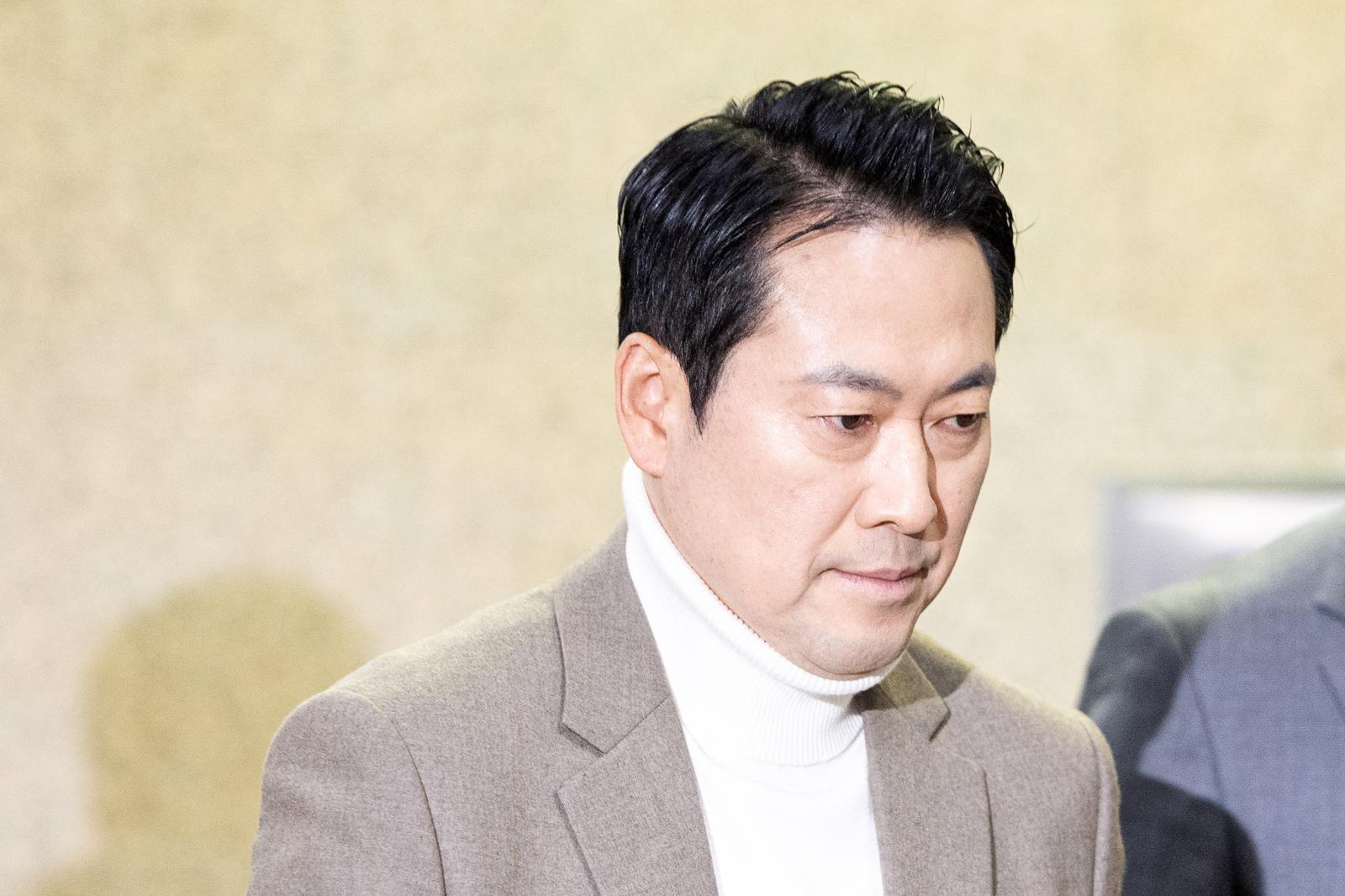 장동혁 국민의힘 대표가 22일 서울 여의도 국회에서 열린 비공개 최고위원회의 참석을 위해 발걸음을 옮기고 있다. 2026.2.22/뉴스1