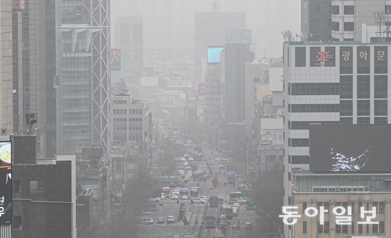 뿌연 서울 도심… 오늘까지 전국 황사 영향