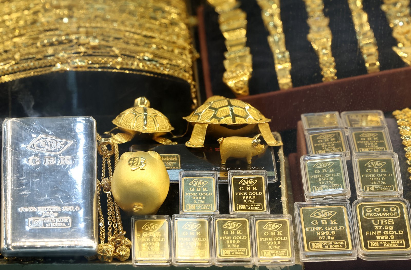 금 3000돈 챙겨 잠적 금은방 지인 구속…법원 “증거인멸·도망염려”