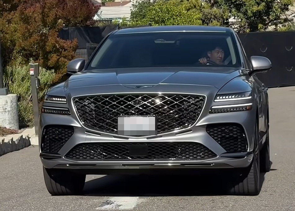 미국 메이저리그사커(MLS) LA FC 소속인 손흥민 선수가 제네시스 GV80 쿠페 모델을 직접 운전하고 있다. 인스타그램 캡처