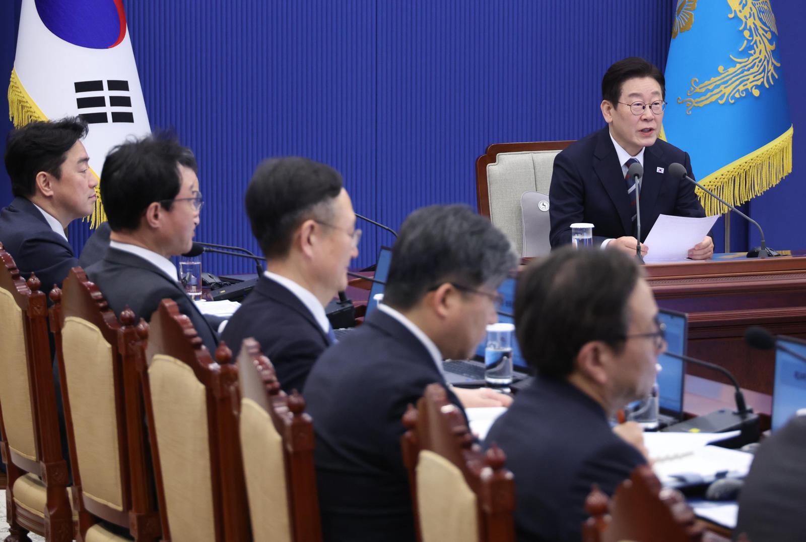 李 “촉법소년 연령 하향 여론 압도적…두 달 뒤에 결론”