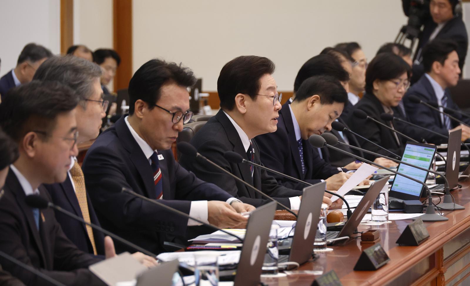 이재명 대통령이 24일 서울 청와대 본관 세종실에서 열린 제6회 국무회의에서 모두발언하고 있다. 2026.02.24. 청와대사진기자단