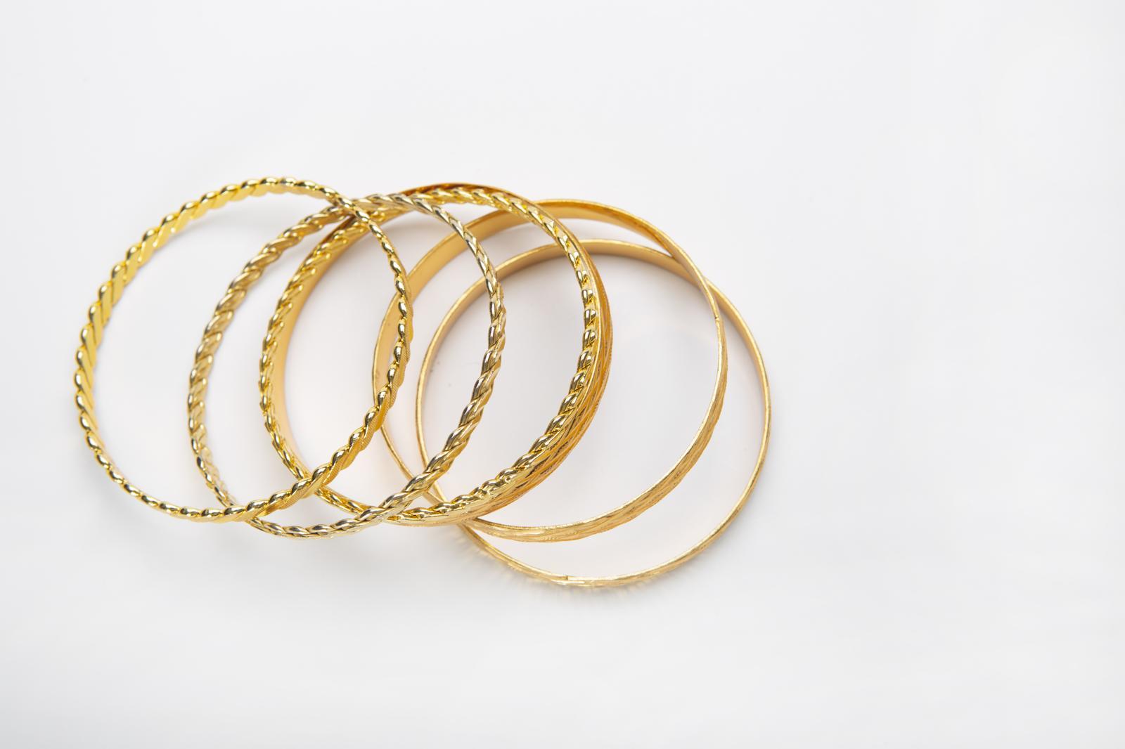 의정부 터널서 발견된 ‘1억 금팔찌’ 주인 나타나…“부부싸움하다 던져”