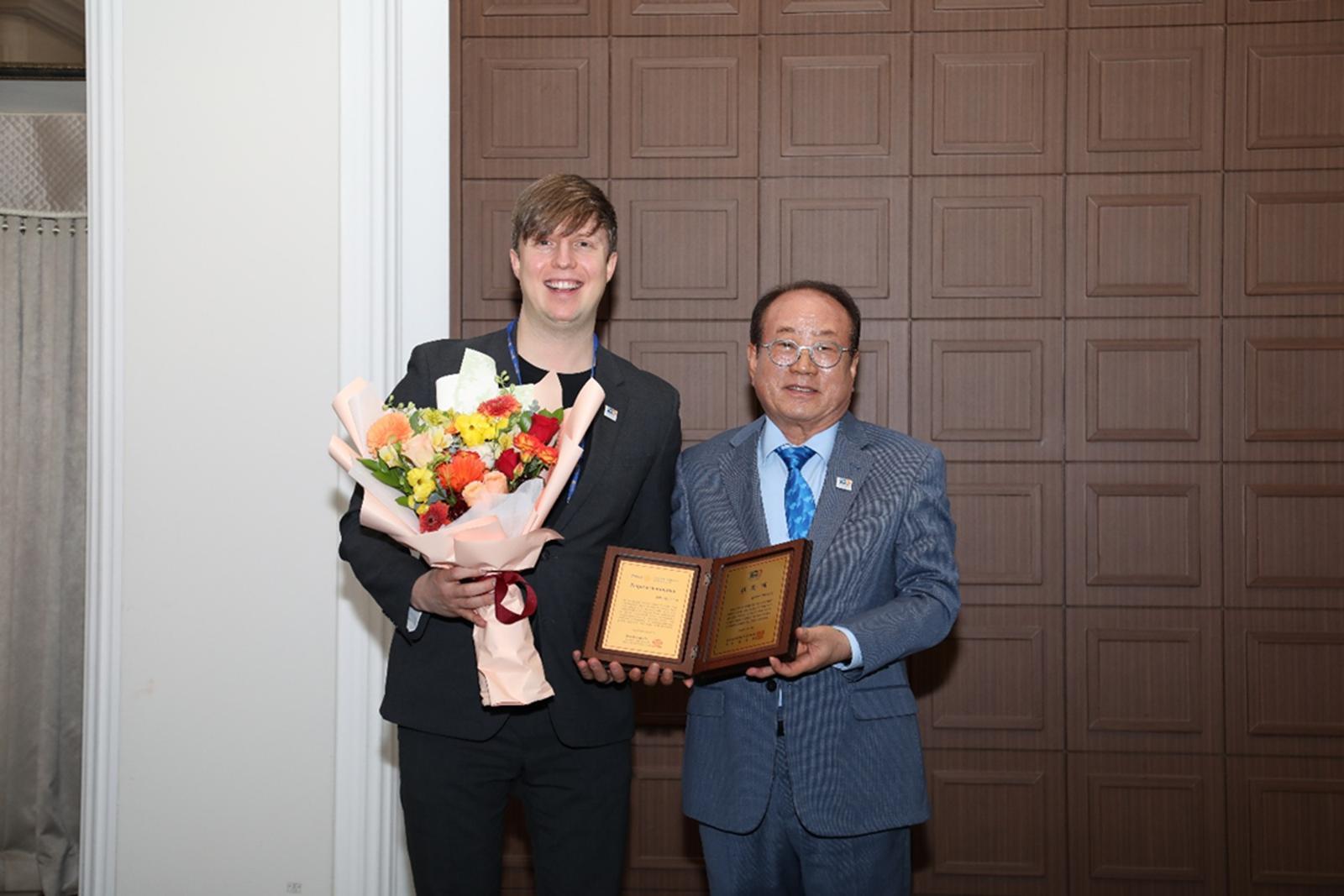 방송인 줄리안 퀸타르트, 한국로타리 100주년 홍보대사 위촉