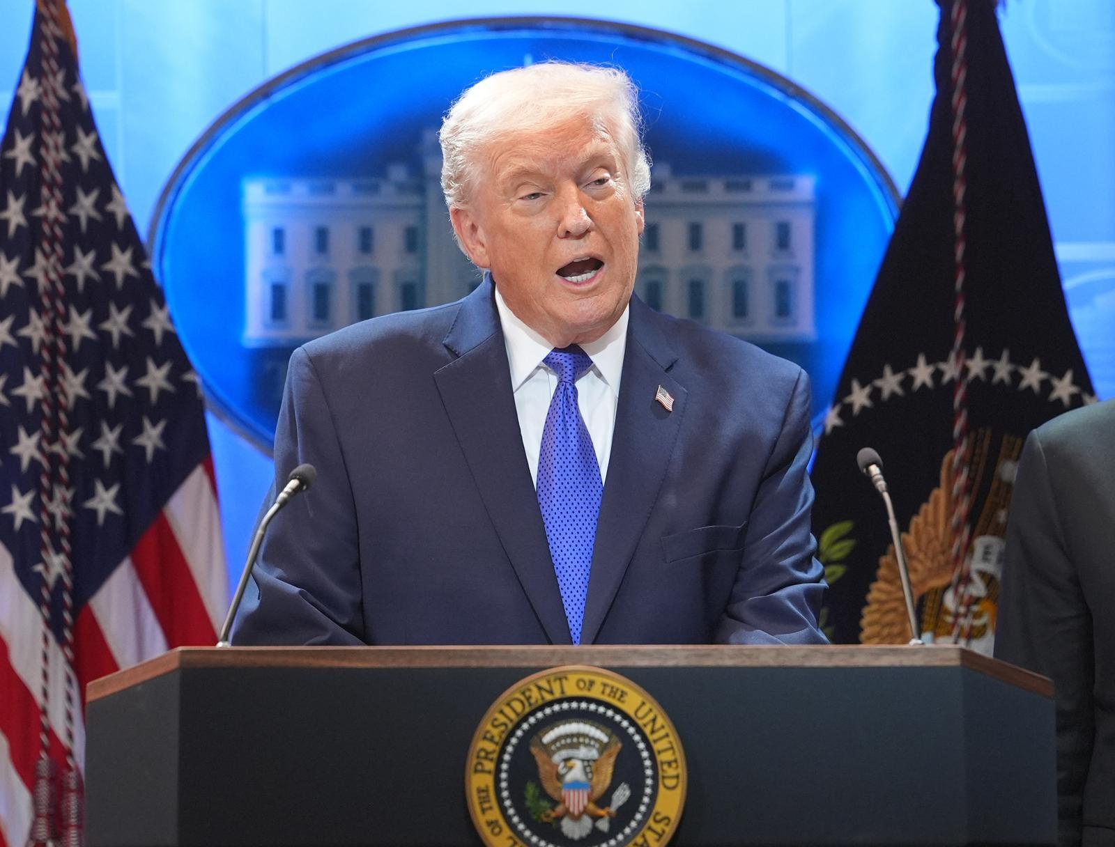 트럼프, 안보 관세로 ‘플랜B’ 가동…배터리-전력망 등 6개 사업 겨냥