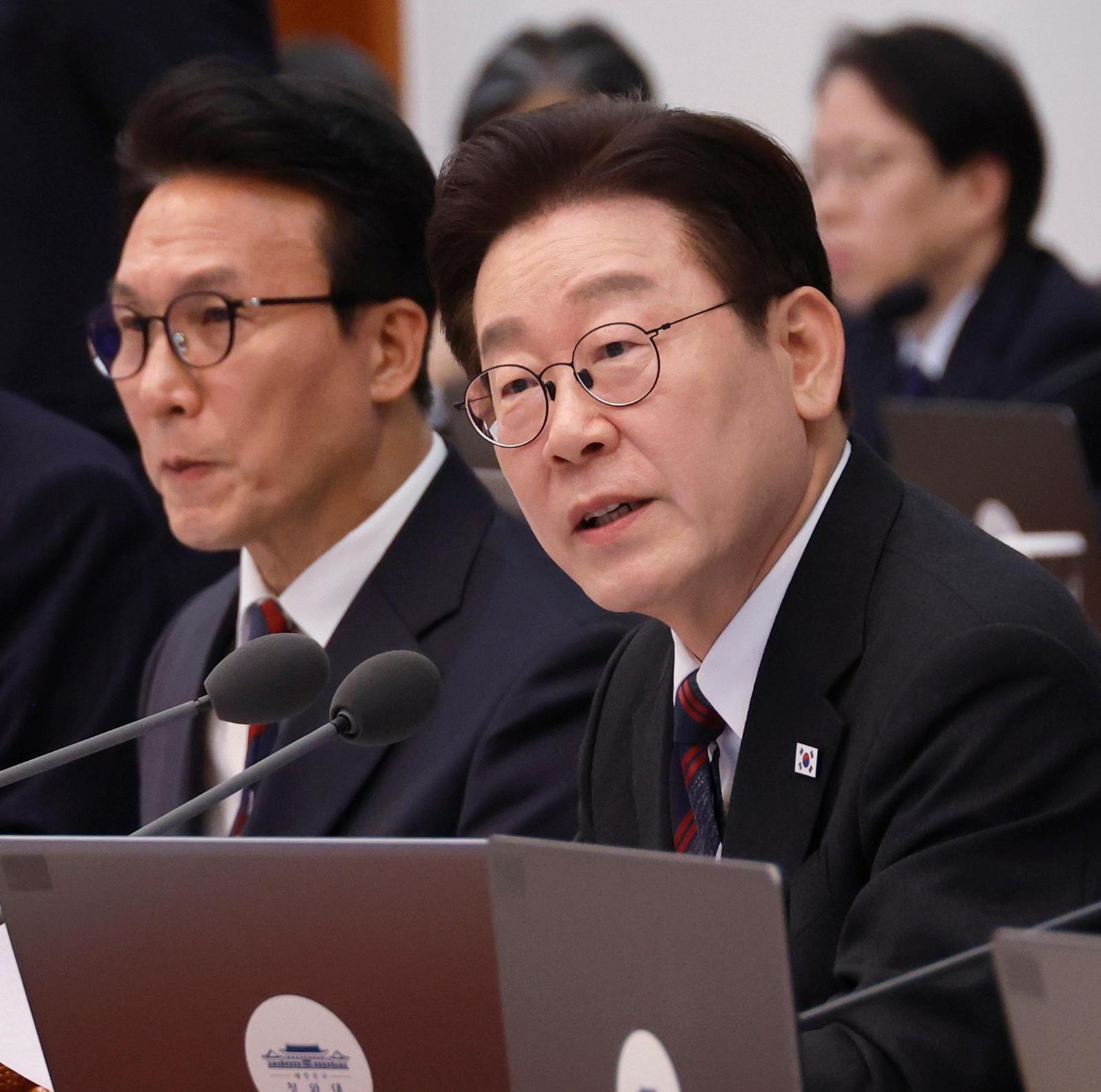 이재명 대통령이 24일 청와대에서 주재한 국무회의에서 발언하고 있다. 청와대사진기자단