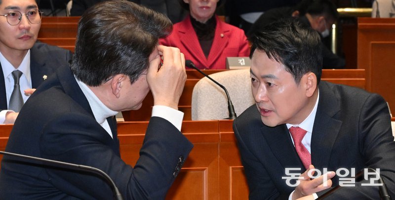 국힘, 절윤 두고 ‘도돌이표 의총’… 중진들도 “이대론 선거 어려워”