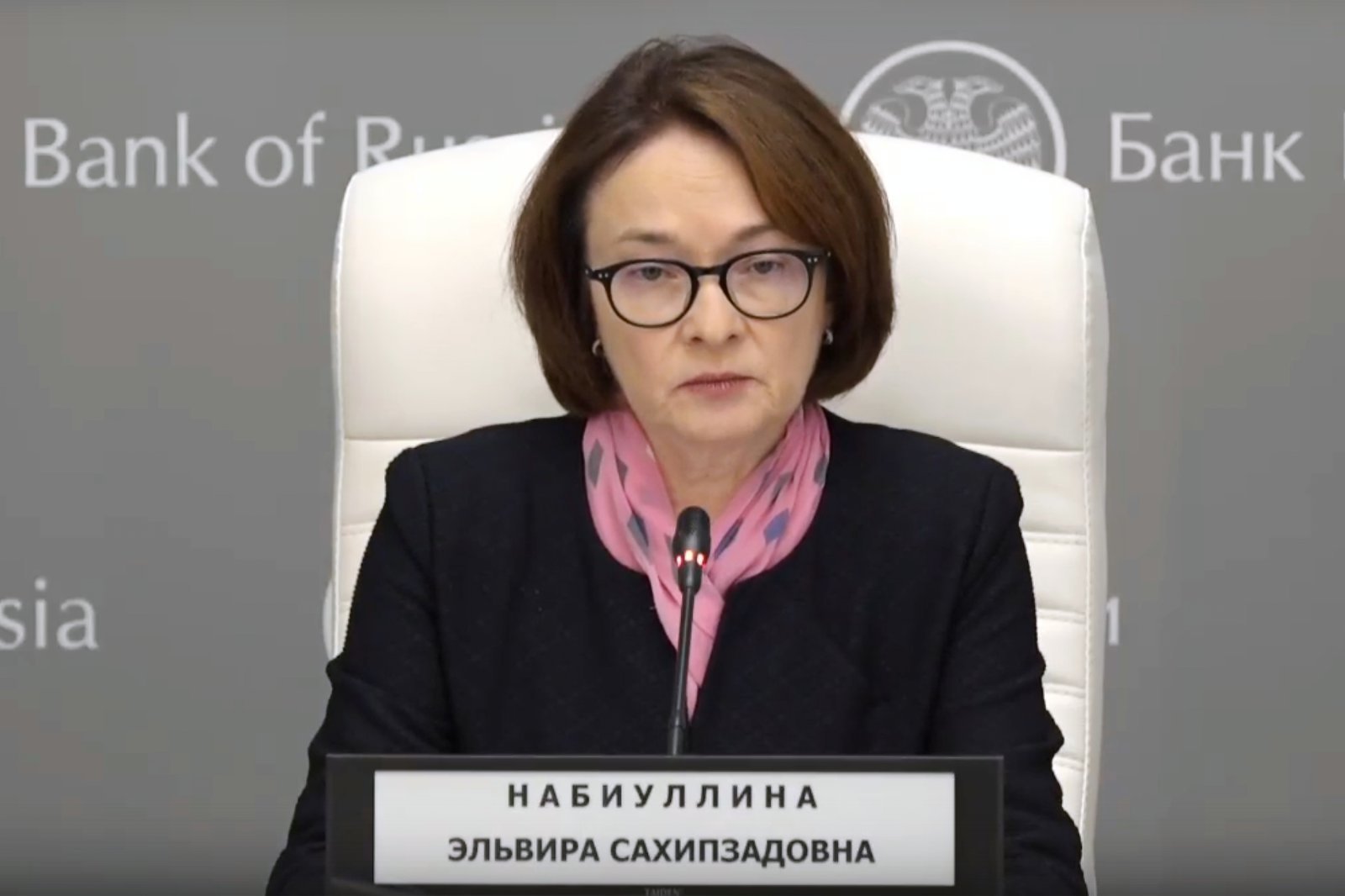 “전쟁 5년 차 러시아 경제 총체적 위기 봉착”-NYT