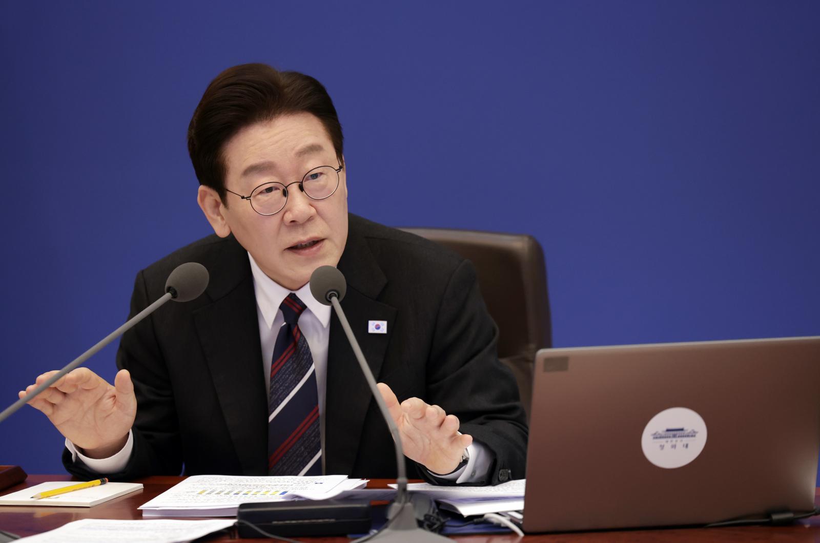 李대통령 “민주당 잘하고 있어…내가 뒷전 된 적 없다”