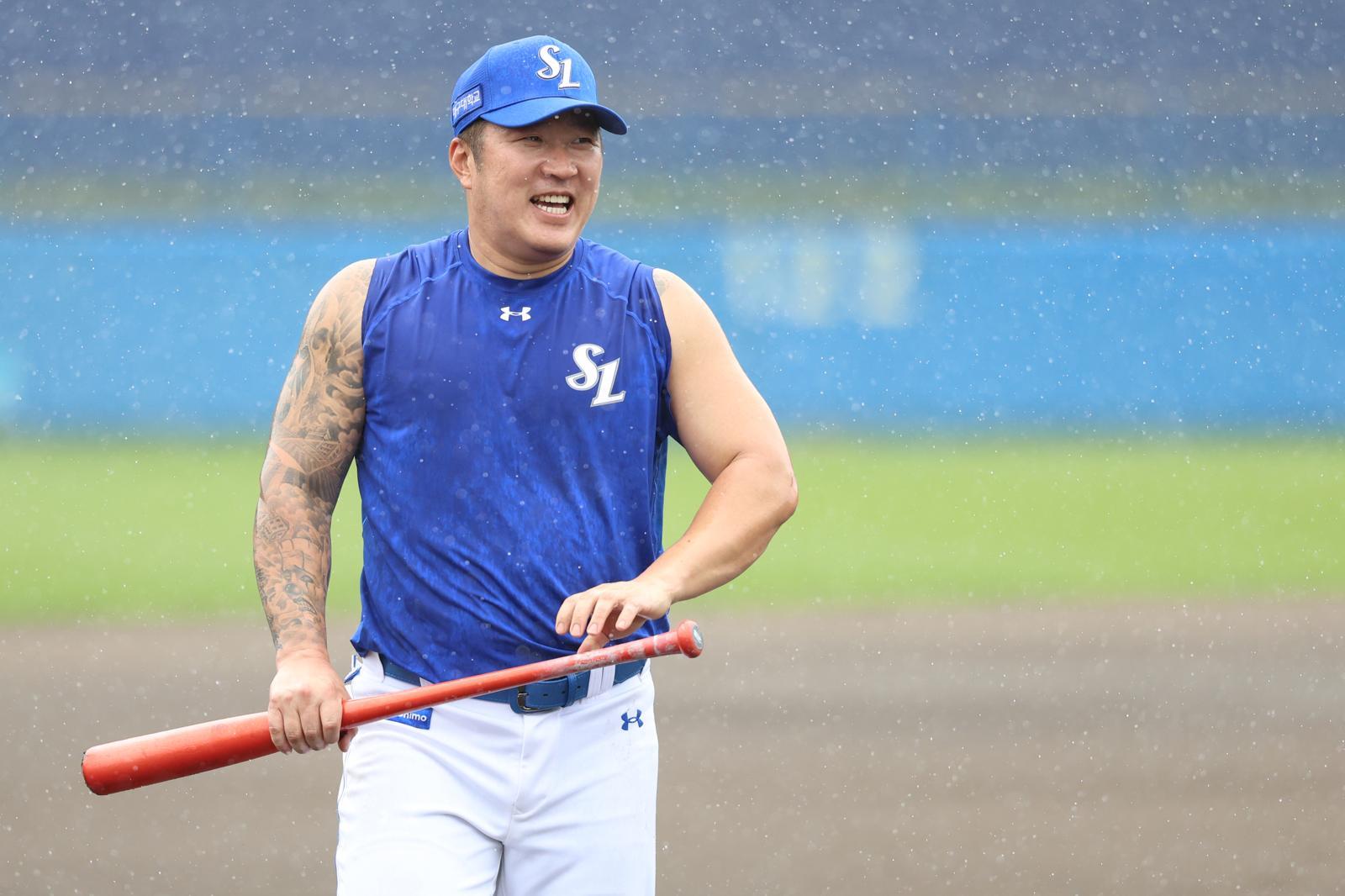 삼성 유니폼 입고 돌아온 43세 최형우… “우승 피날레 꿈꾼다”