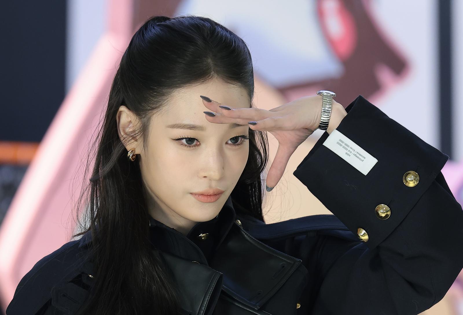 그룹 올데이 프로젝트 애니가 지난해 12월 8일 오전 서울 성동구 에스팩토리에서 열린 첫 EP 타이틀곡 ‘LOOK AT ME’(룩앳미) 팝업스토어 오픈 행사에 참석해 포즈를 취하고 있다. 뉴스1