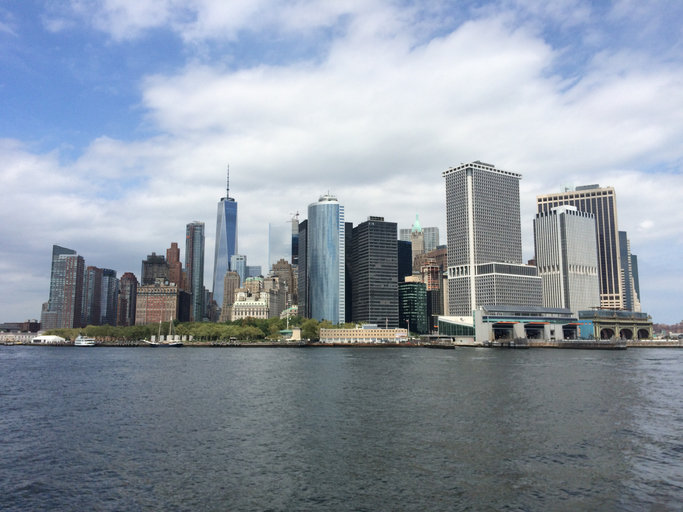 사모펀드는 기업을 인수한 뒤에도 본래 이름을 유지하는 경우가 많아서 소비자들은 어느 기업이 사모펀드 소유인지 잘 알지 못한다. 이런 기업의 경영을 좌우하는 이들은 숙련된 업계 전문가가 아닌 금융인이다. 게티이미지