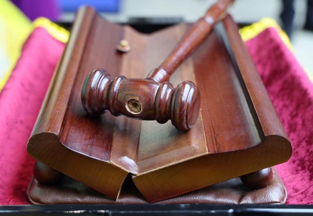 국회기록원에 기증된 의사봉과 의사봉 판. 출처=우원식 국회의장 페이스북