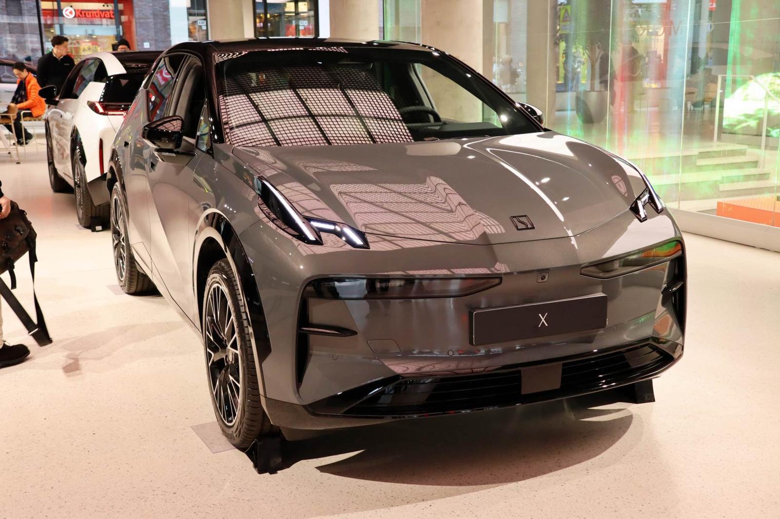 지커 X 전면부 / 출처=IT동아