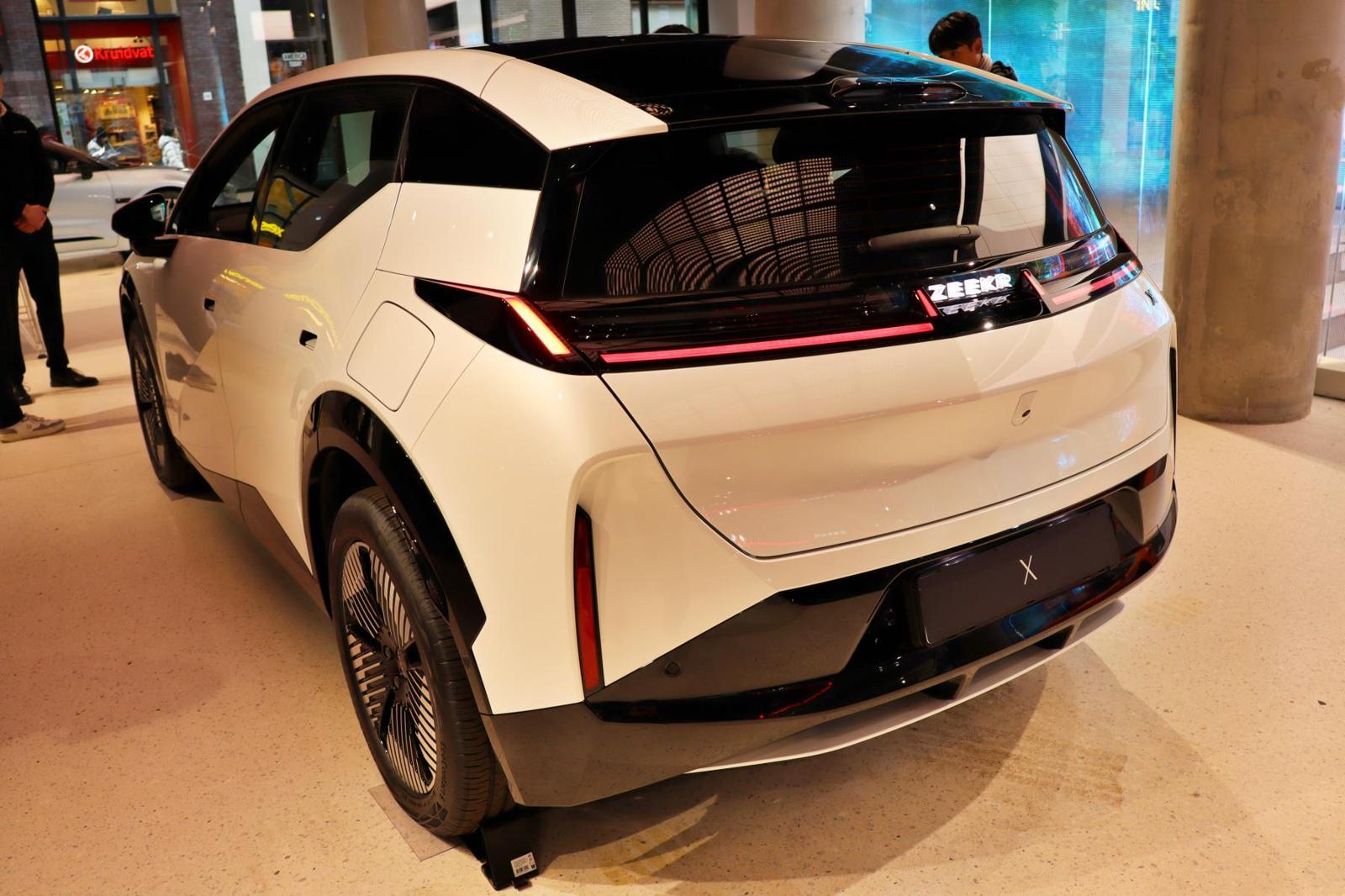 지커 X 후면부 / 출처=IT동아