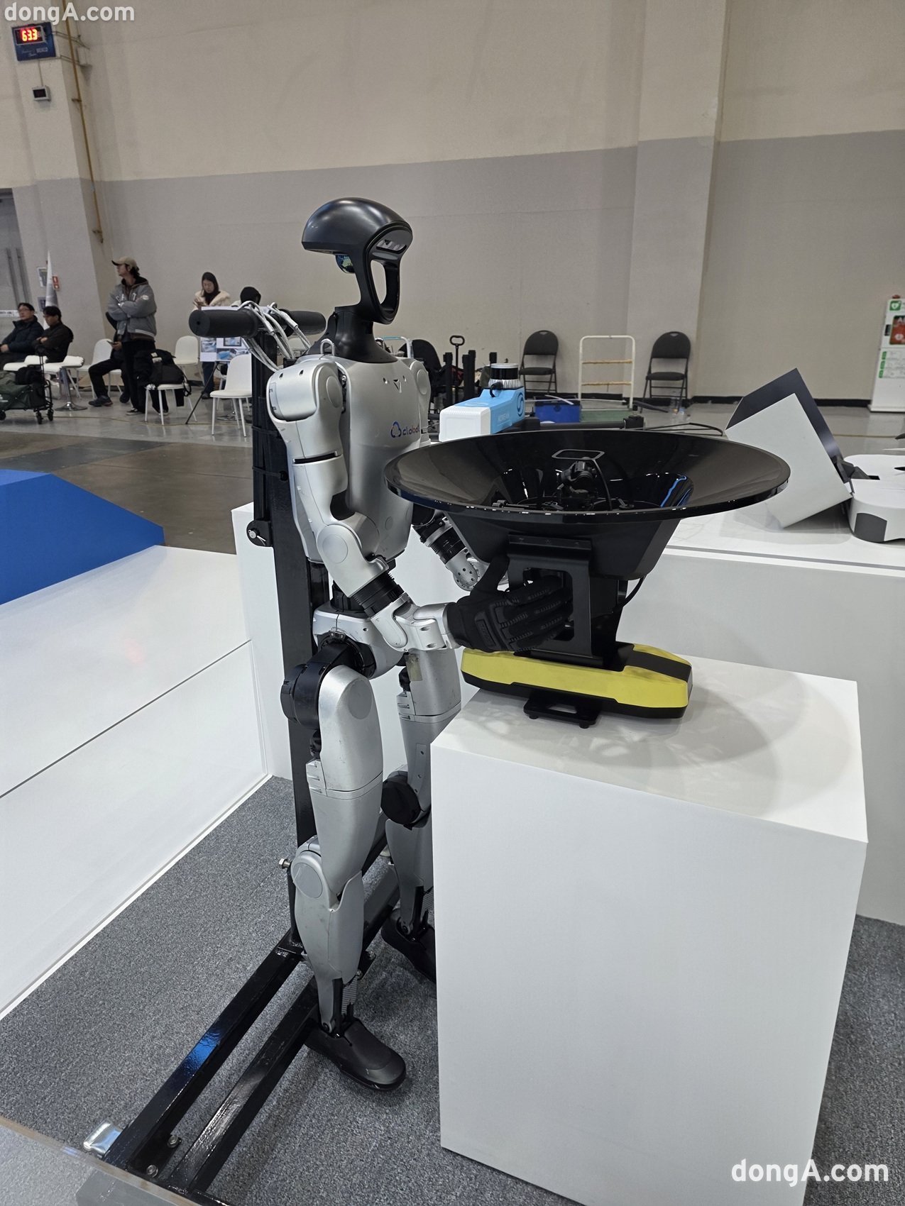 파블로항공 하이브리드 인스펙션 시스템. 로봇과 드론을 활용한 산업용 드론 설루션을 제안한다.