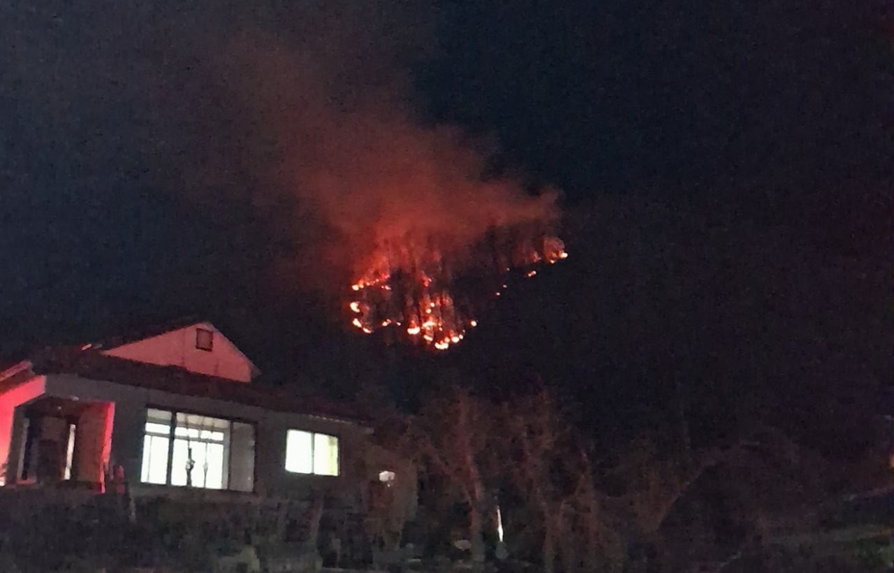 F-16C 전투기 영주 야산에 추락…조종사 1명 비상탈출