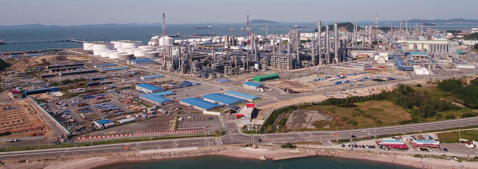 충남 서산에 있는 대산석유화학단지 전경. 통합에 따른 특례가 적용되면 통합시장이 국가산업단지로 지정해 국비지원과 세제혜택을 받아 노후화된 시설을 재단장할 수 있을 것으로 기대된다.
서산시 제공