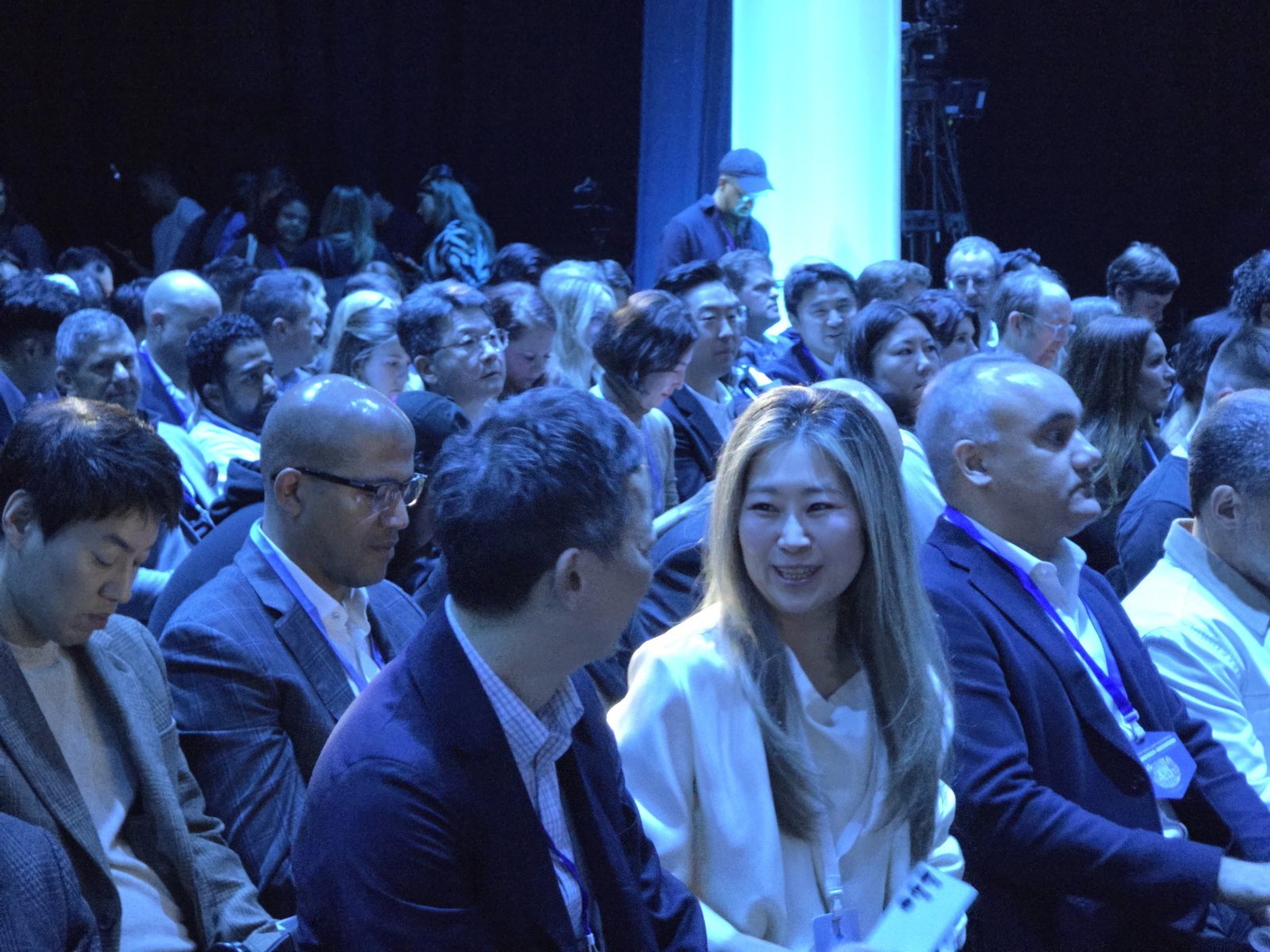 ‘케데헌’과 문 연 美 갤럭시 언팩…매기 강이 무대 연출 맡았다