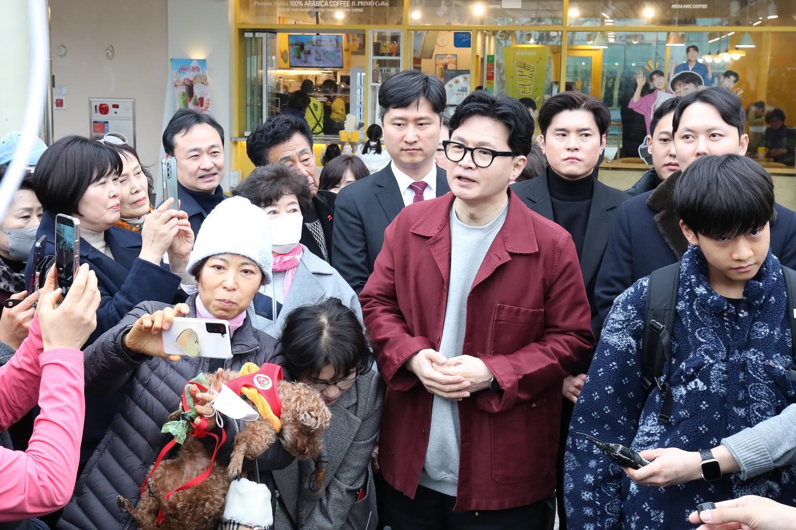 한동훈 “백의종군 하라? 그분들, 尹이 보수 망칠때 뭐했나”