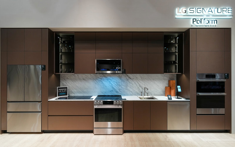 이탈리아 명품 가구 브랜드 폴리폼과 어우러진 LG 시그니처.